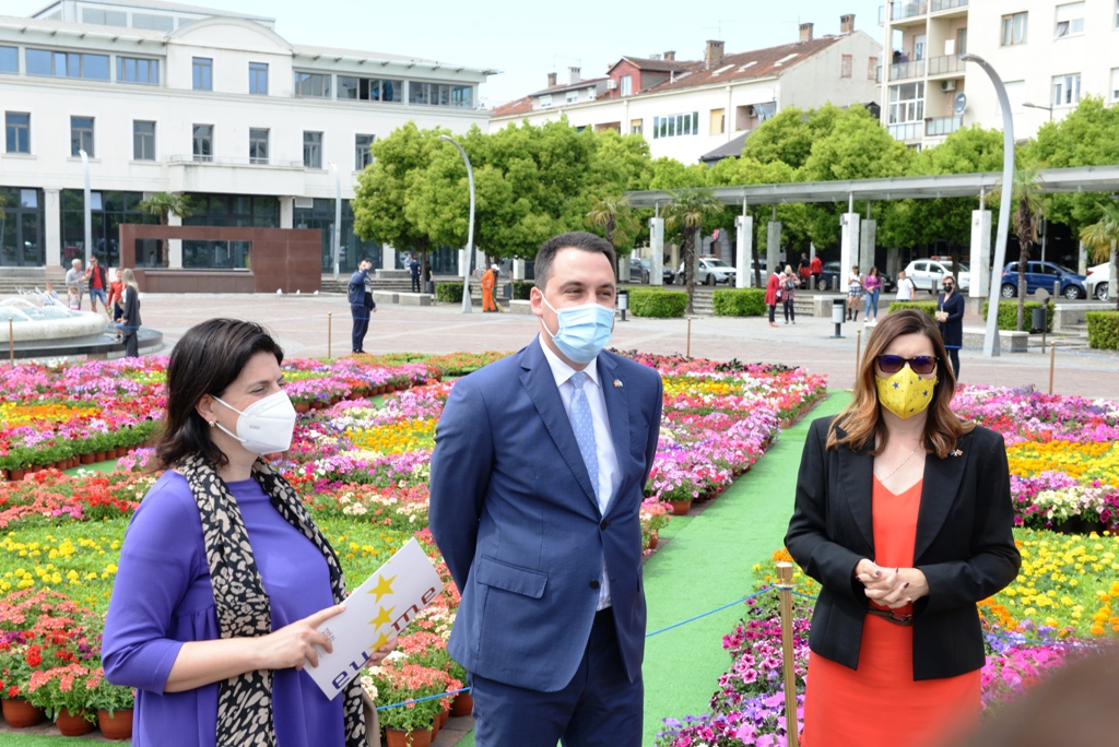 Prvi cvjetni tepih u Crnoj Gori u čast Dana Evrope