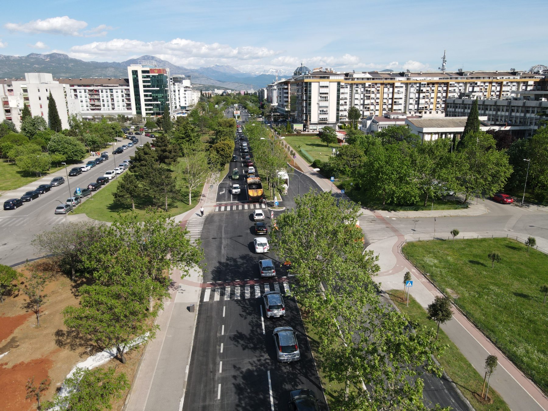 Bulevar Mihaila Lalića dobija potpuno novi izgled; Uskoro i rekonstrukcija puta do Mareze