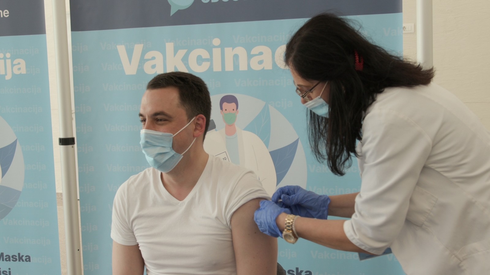 Vakcinisao se gradonačelnik Podgorice dr Ivan Vuković