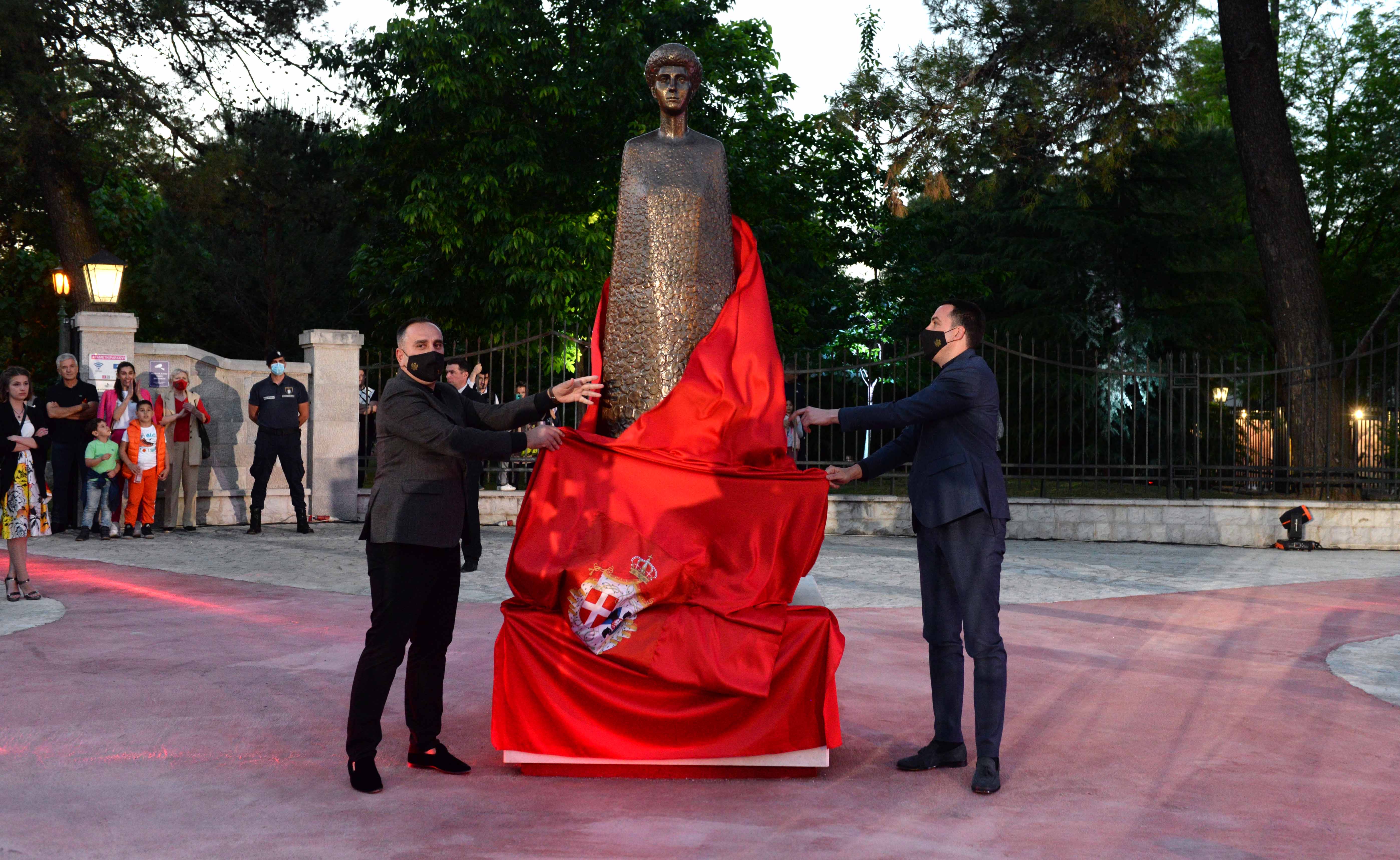 Otkriven spomenik Jeleni Savojskoj u Podgorici; Simbolični povratak princeze u Crnu Goru