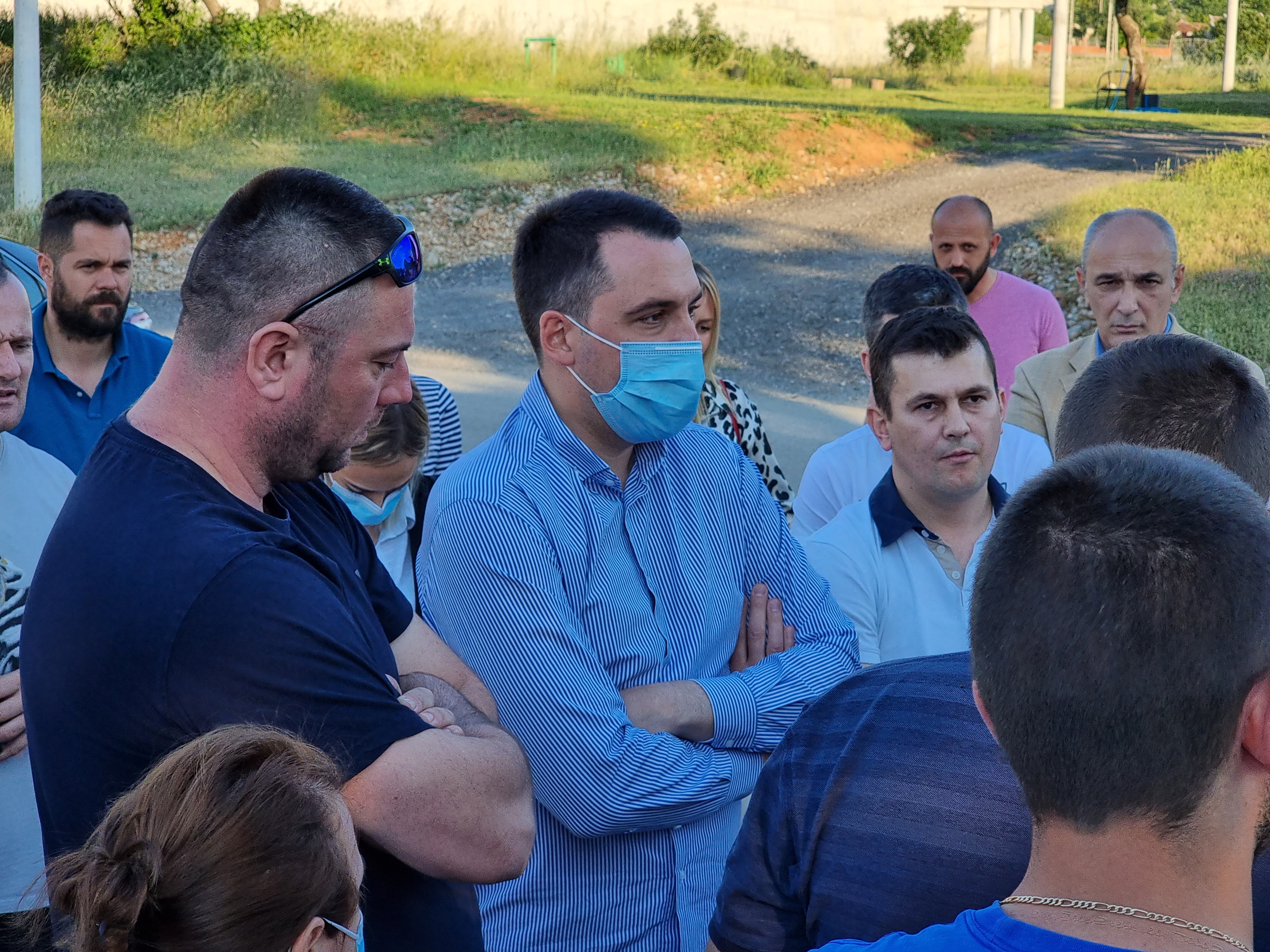 Gradonačelnik Vuković sa mještanima Zlatice: Uskoro ćemo riješiti probleme koji duže vrijeme opterećuju stanovnike ovog dijela grada