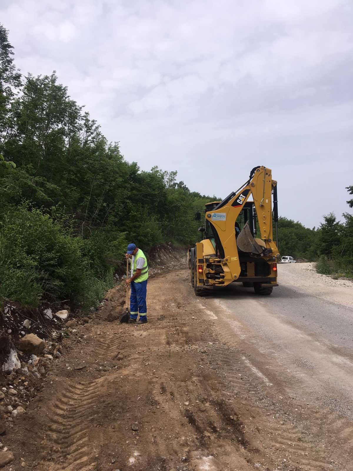 U toku radovi na rekonstrukciji puta Orahovo-Građen-Korita;