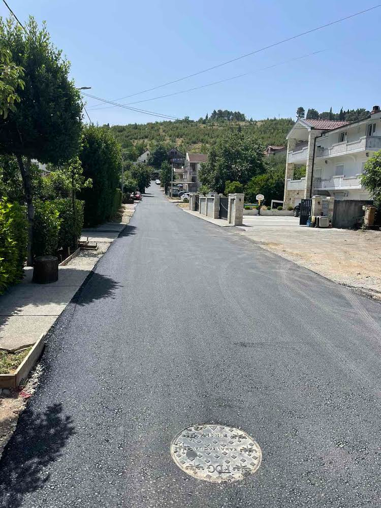 "Putevi" nastavljaju radove na asfaltiranju ulica koje su u prethodnom periodu dobile novu fekalnu kanalizaciju