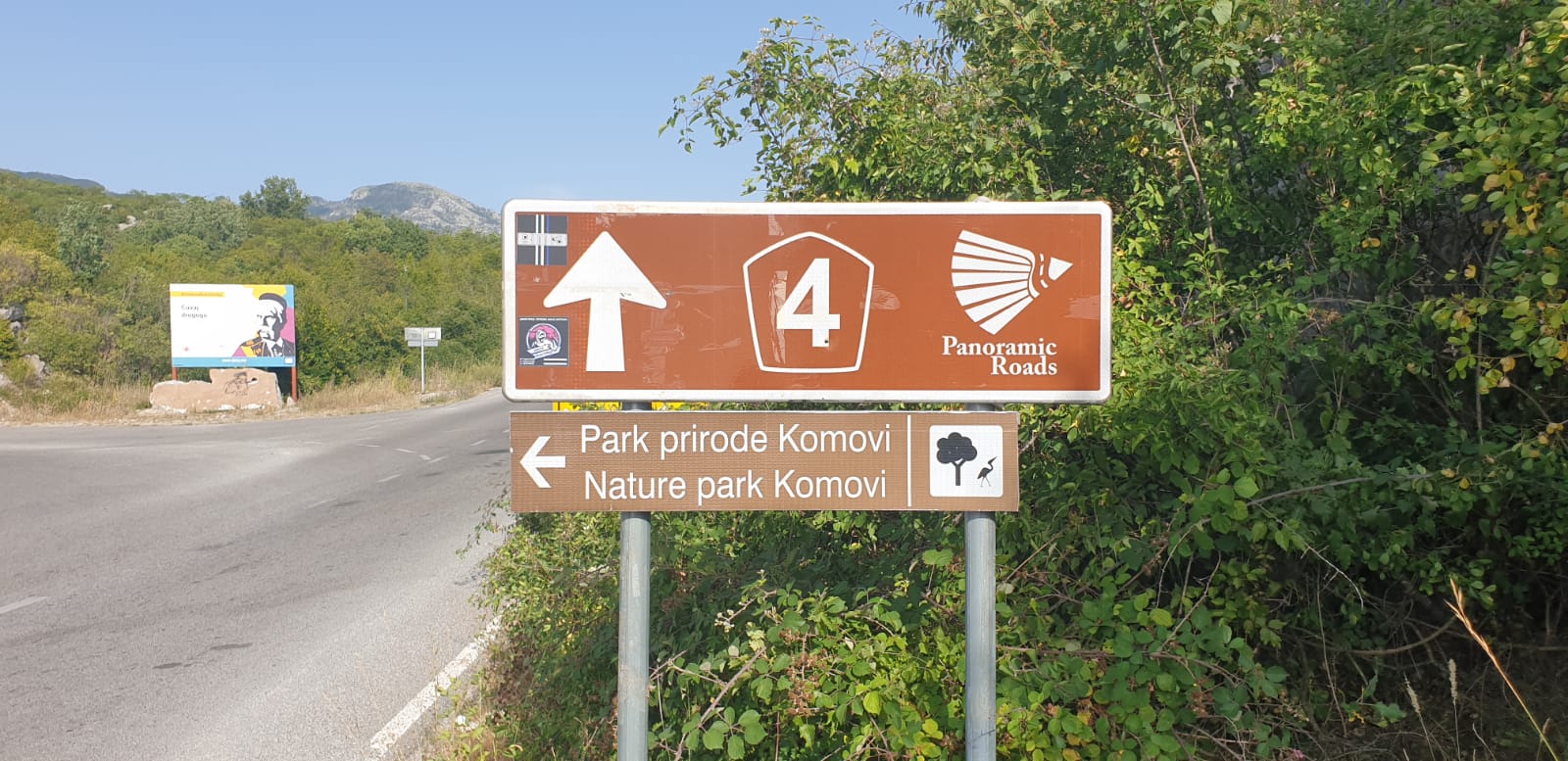 Postavljena saobraćajna signalizacija i info table za Park prirode Komovi