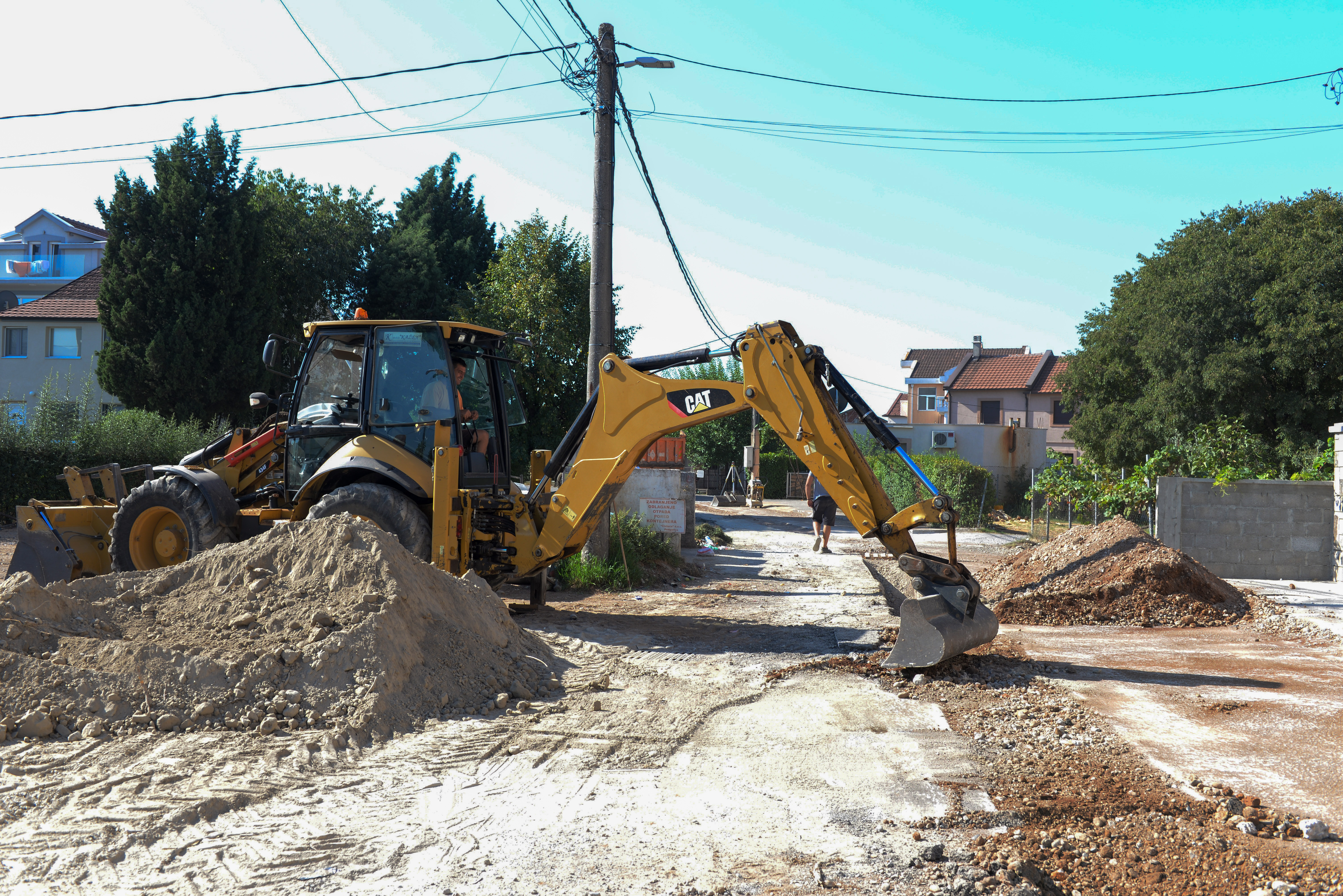 Počeli radovi na izgradnji fekalne kanalizacije u Ulici Miladina Popovića