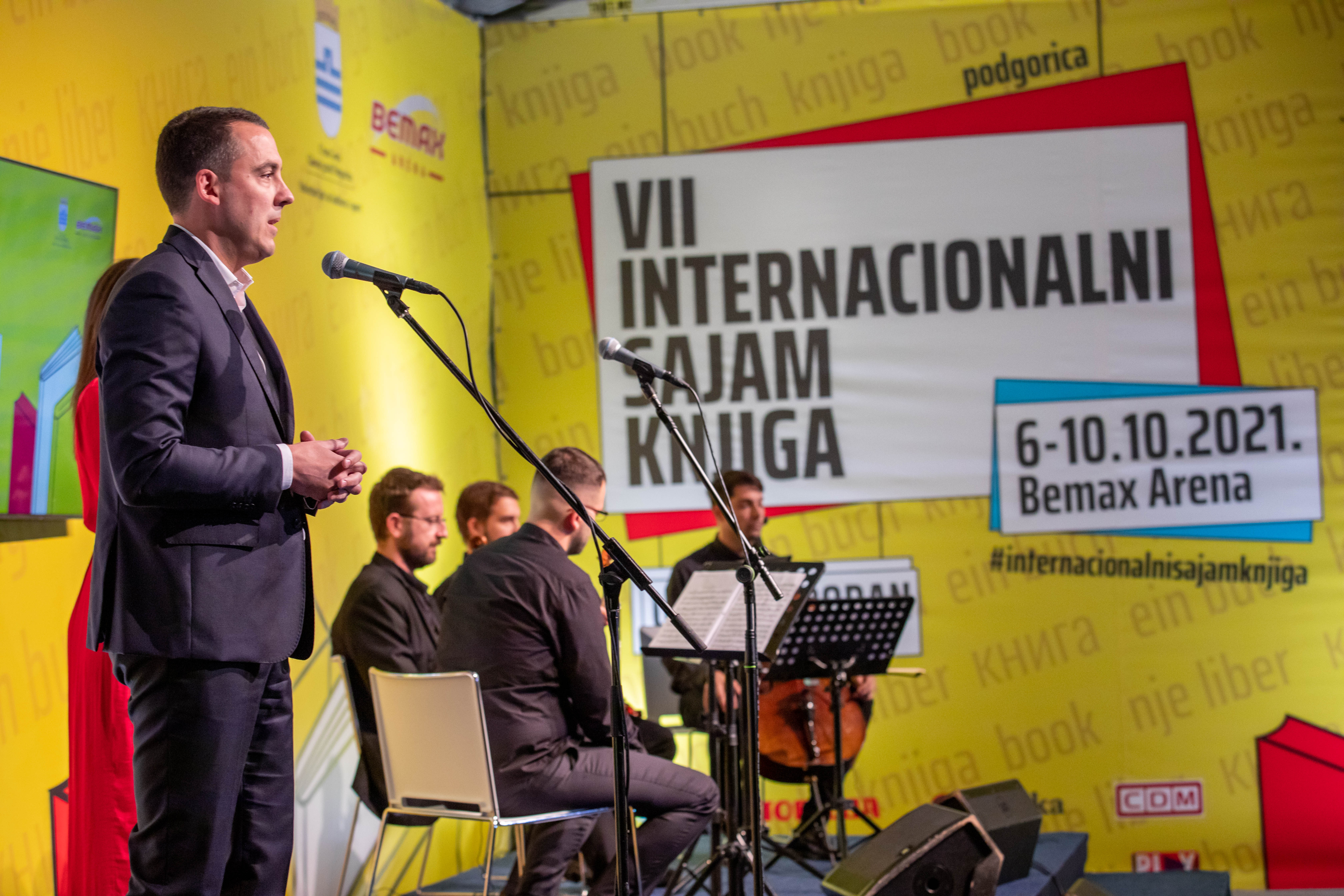 Otvoren VII internacionalni sajam knjiga u Podgorici; Vuković: Od toga koliko budemo čitali zavisi kakvo ćemo društvo biti