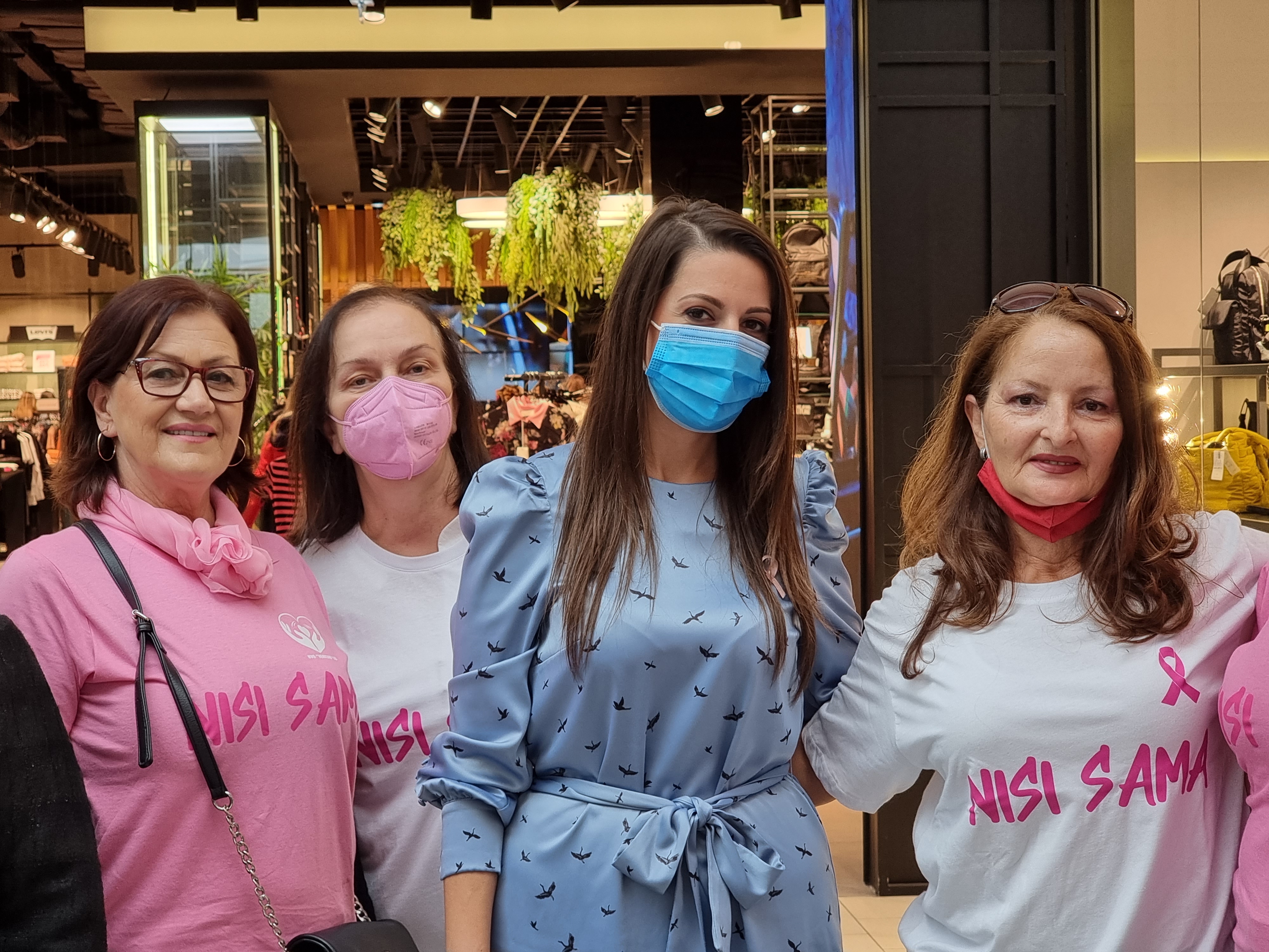 Brojnim aktivnostima i pokretanjem novog socijalnog servisa Glavni grad obilježio mjesec borbe protiv karcinoma dojke; Nisi sama!