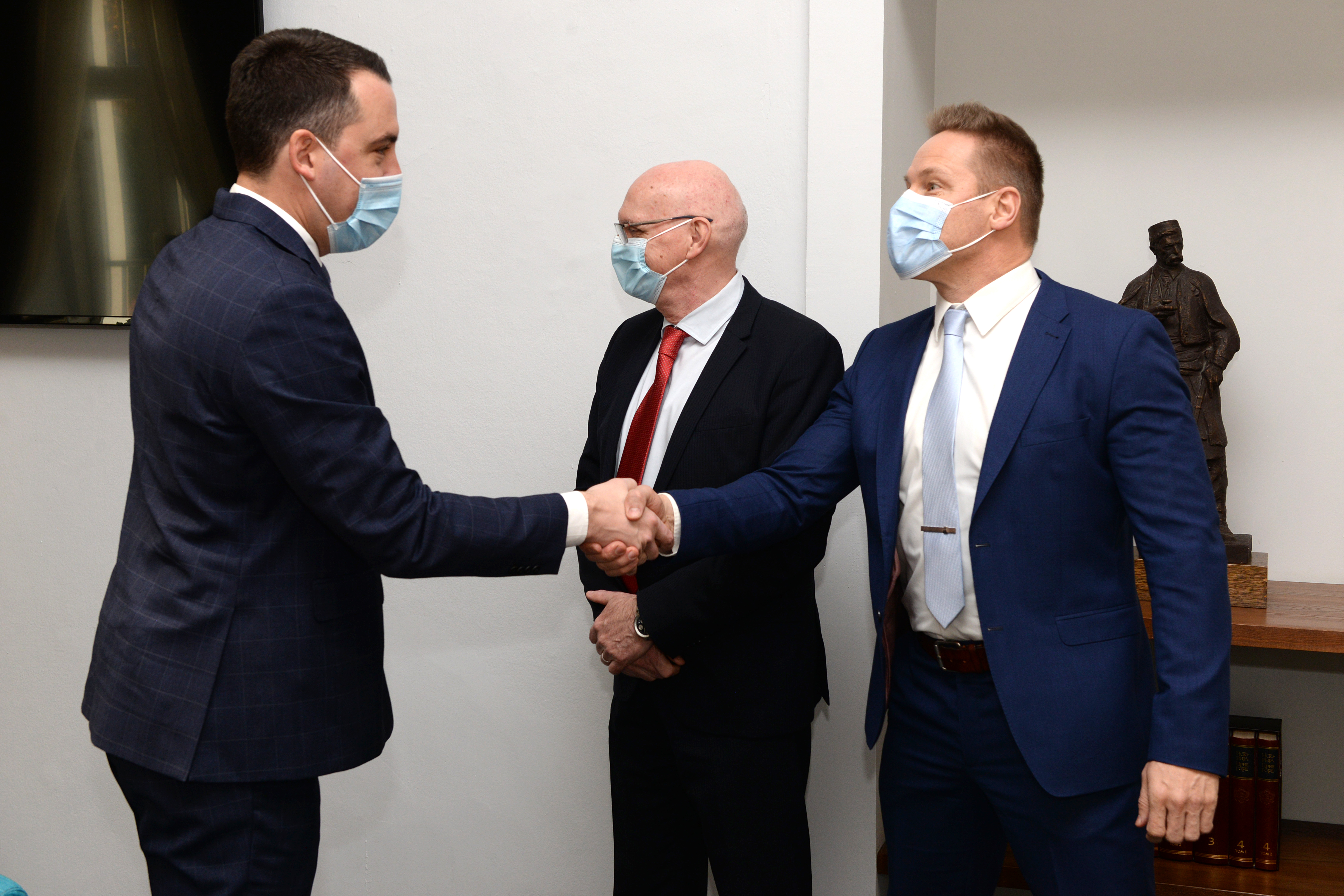 Vuković sa predstavnicima kompanije Molok: Višegodišnja uspješna saradnja se nastavlja;  Podgorica konstantno unapređuje stepen higijene u gradu