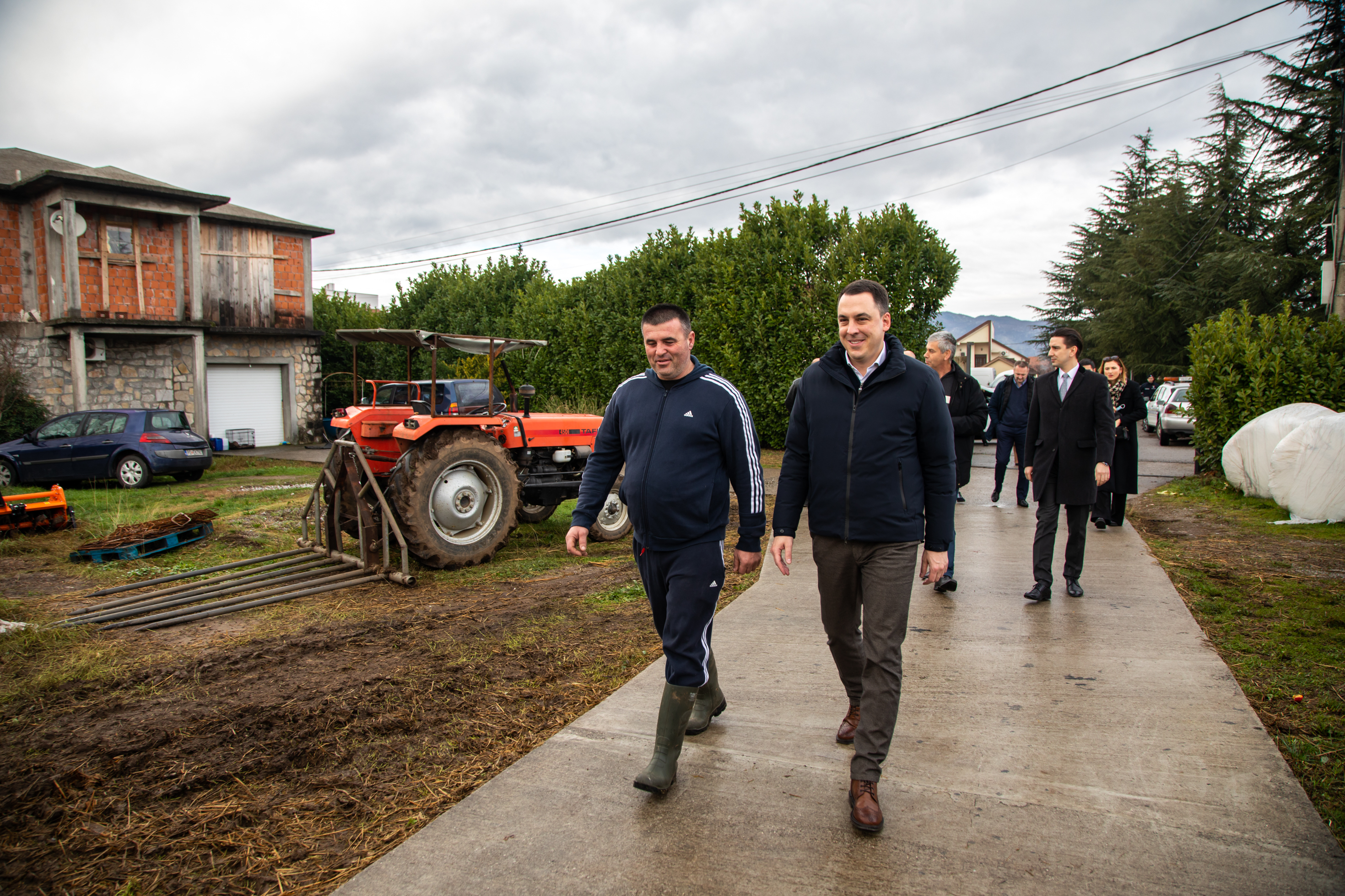 Vuković u posjeti poljoprivrednom gazdinstvu Mugoša; Glavni grad različite sektore poljoprivrede podržao sa 250.000 eura