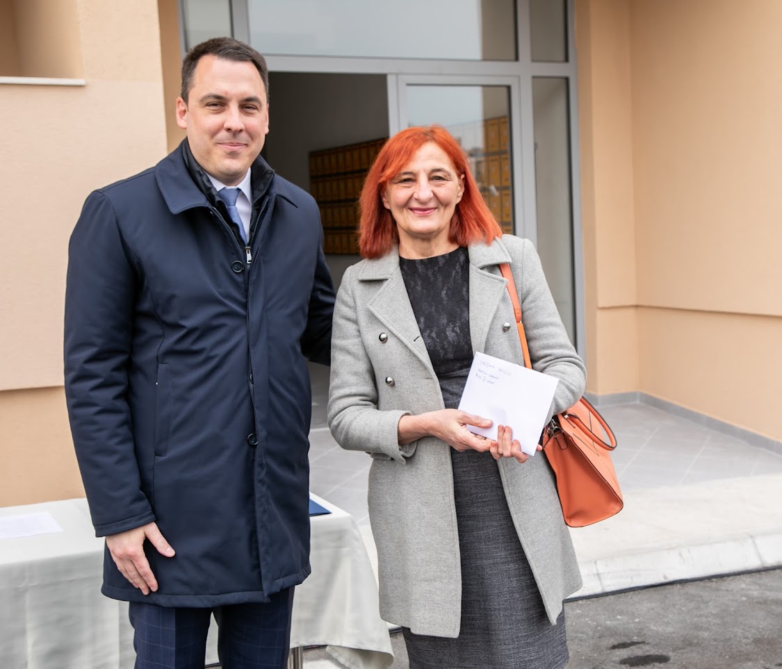 Vuković uručio ključeve: Stambeno pitanje riješio još 91 radnik naših preduzeća