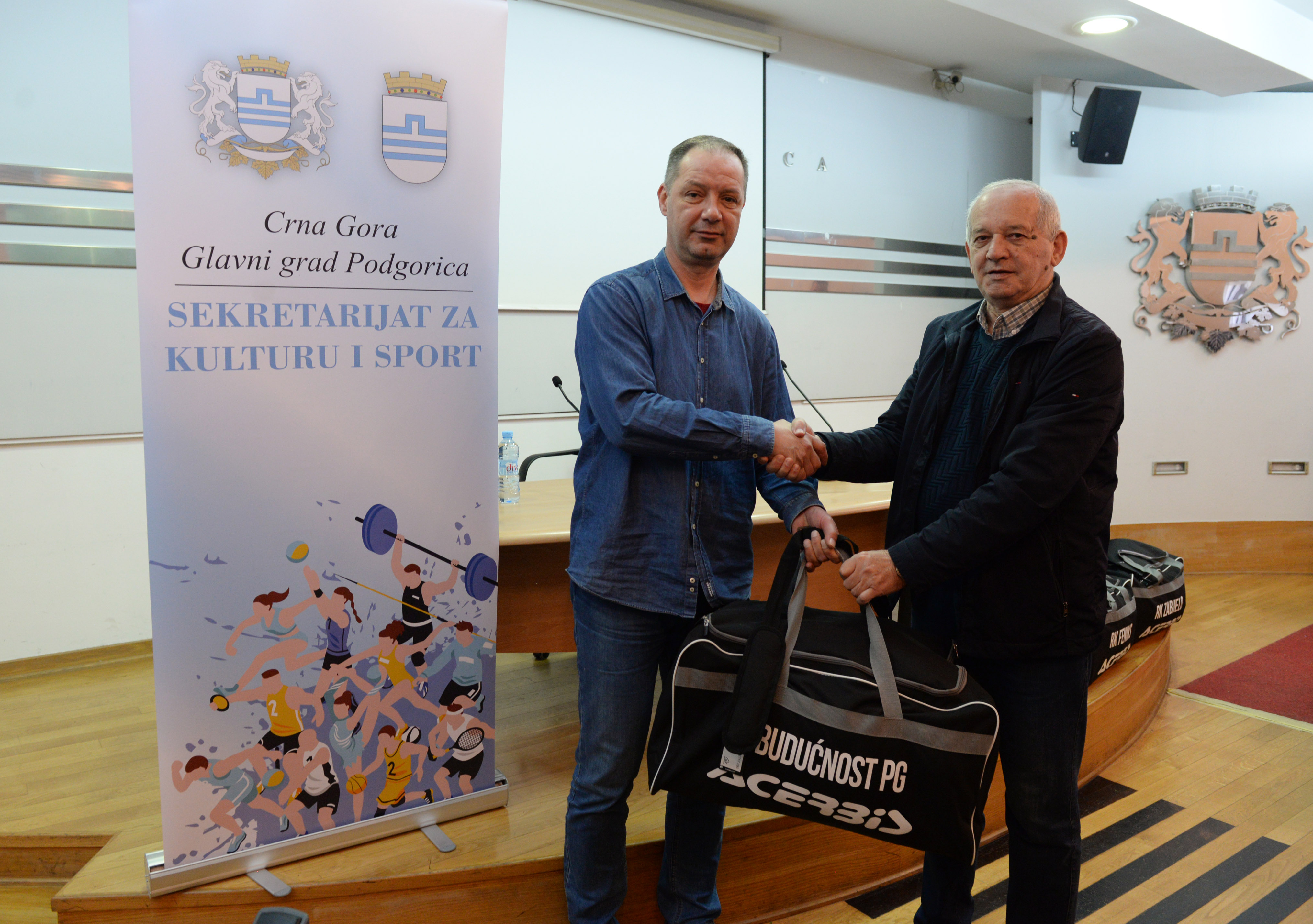 Sekretarijat za kulturu i sport donirao sportsku opremu rukometnim klubovima iz Podgorice