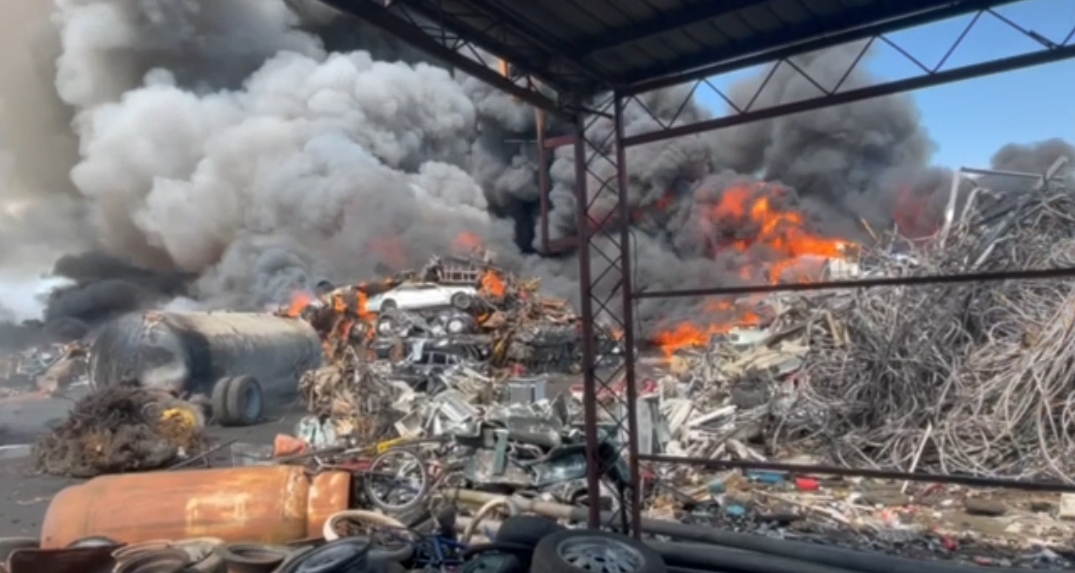 Požar velikih razmjera na teritoriji Opštine Tuzi; Ekipe Službe zaštite i spašavanja Glavnog grada na terenu