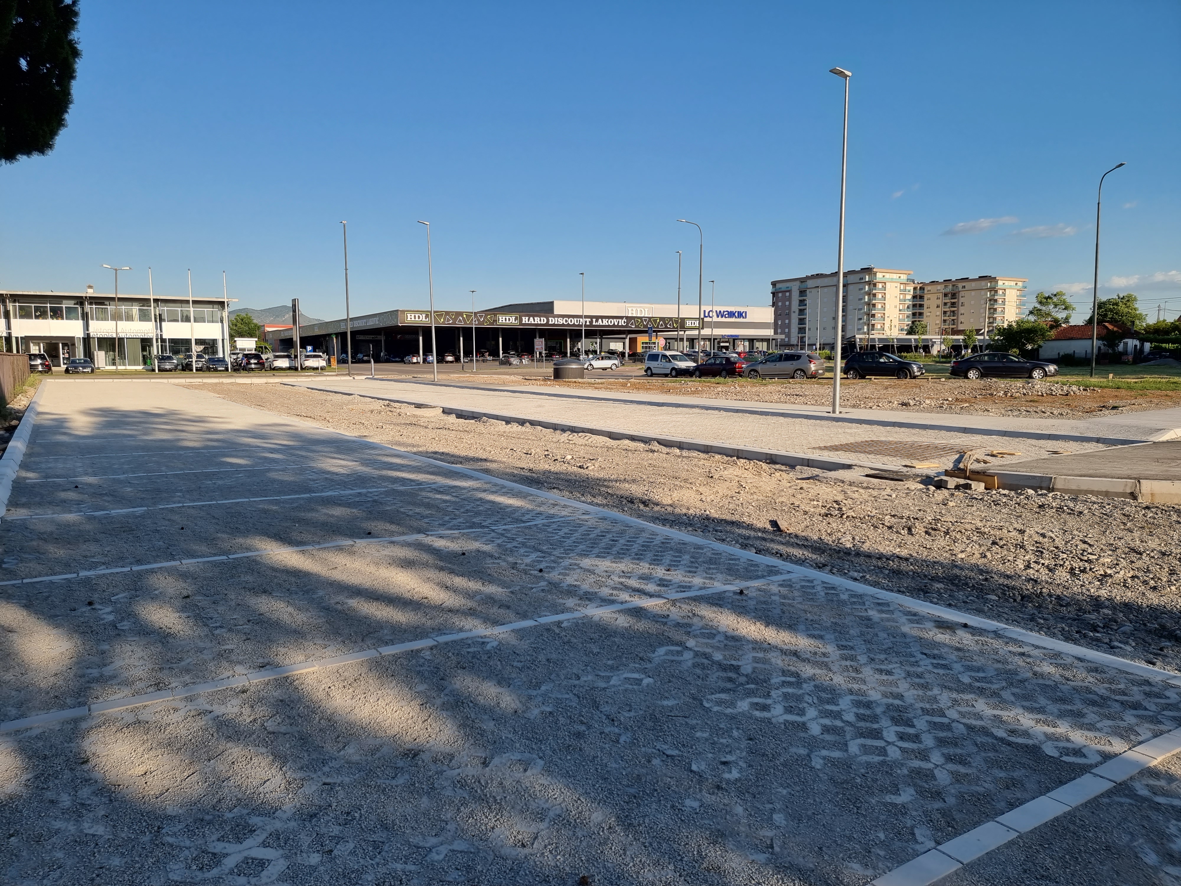 U toku radovi na sanaciji Ulice Kralja Nikole i izgradnji novih 60 parking mjesta