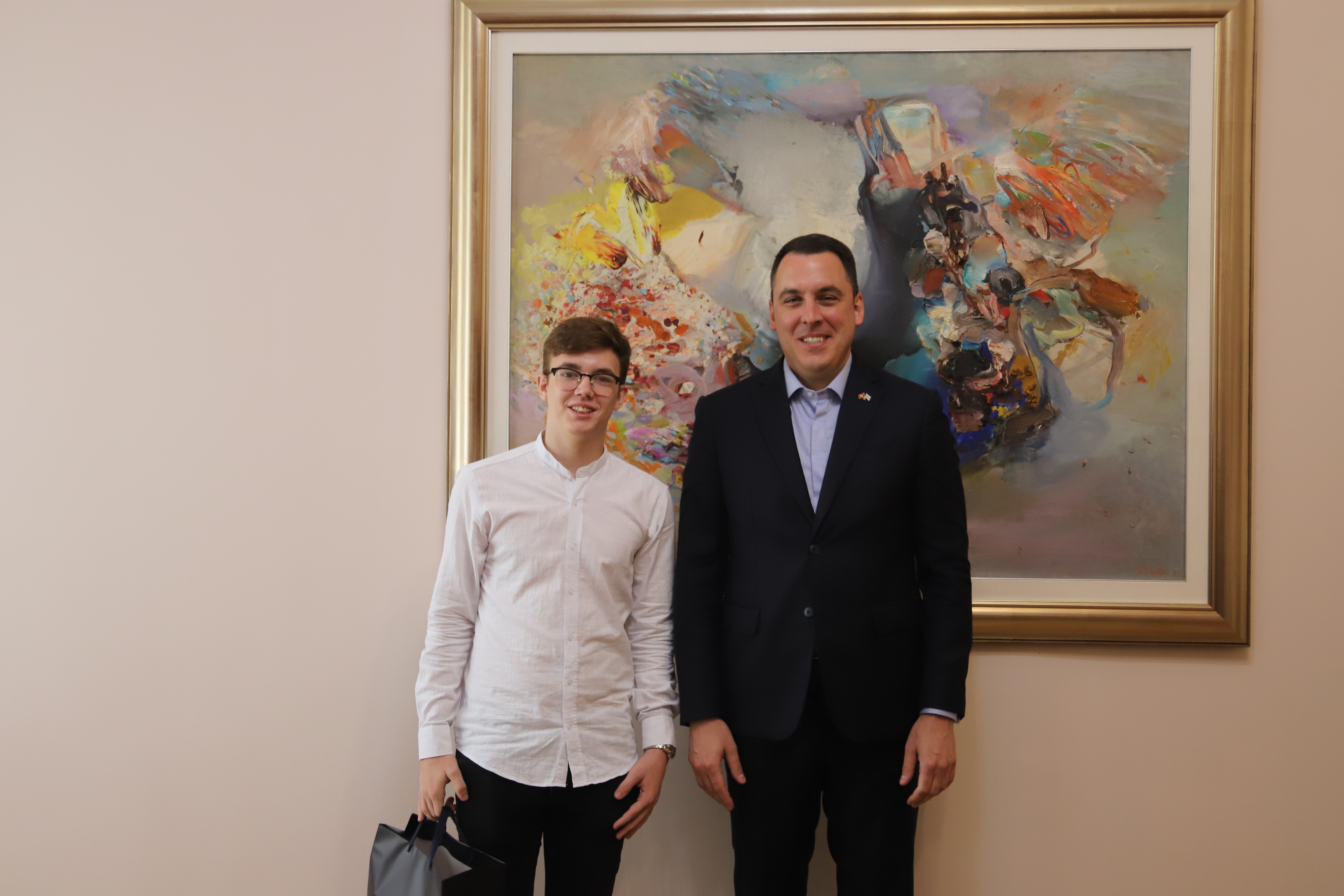Vuković sa pobjednicima državnog takmičenja Svjetske olimpijade robotike: Podgorica postaje atraktivna IT destinacija