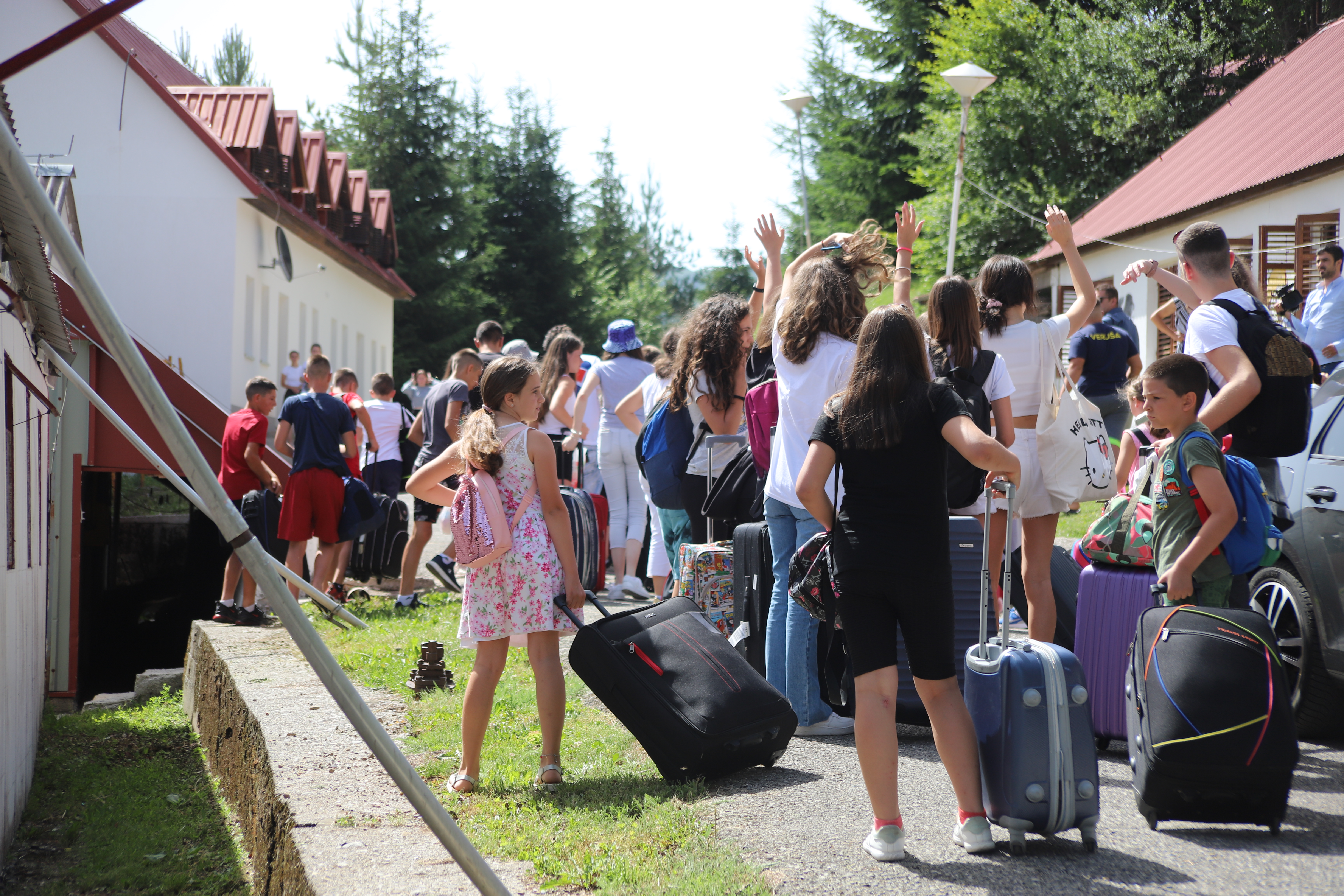 Mališani iz Podgorice i Ukrajine prvi gosti dječjeg odmarališta na Veruši