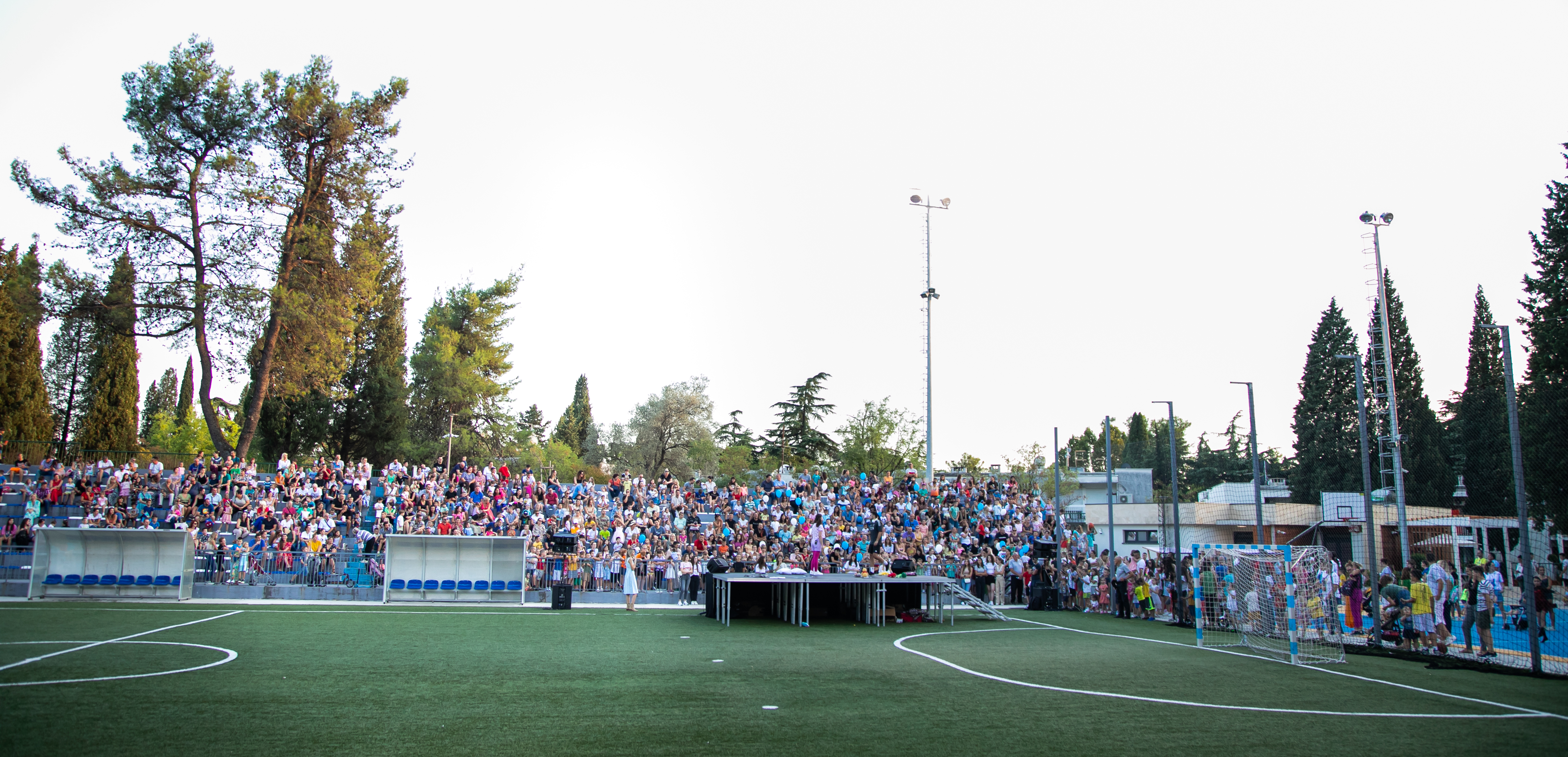 Na rekonstruisanom Stadionu malih sportova oživjeli još jednu tradiciju; Vuković poželio sreću i uspjeh školarcima