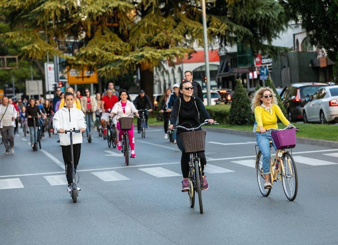 Biciklistička revolucija u Podgorici se nastavlja; Na ulicama glavnog grada 1700 novih dvotočkaša