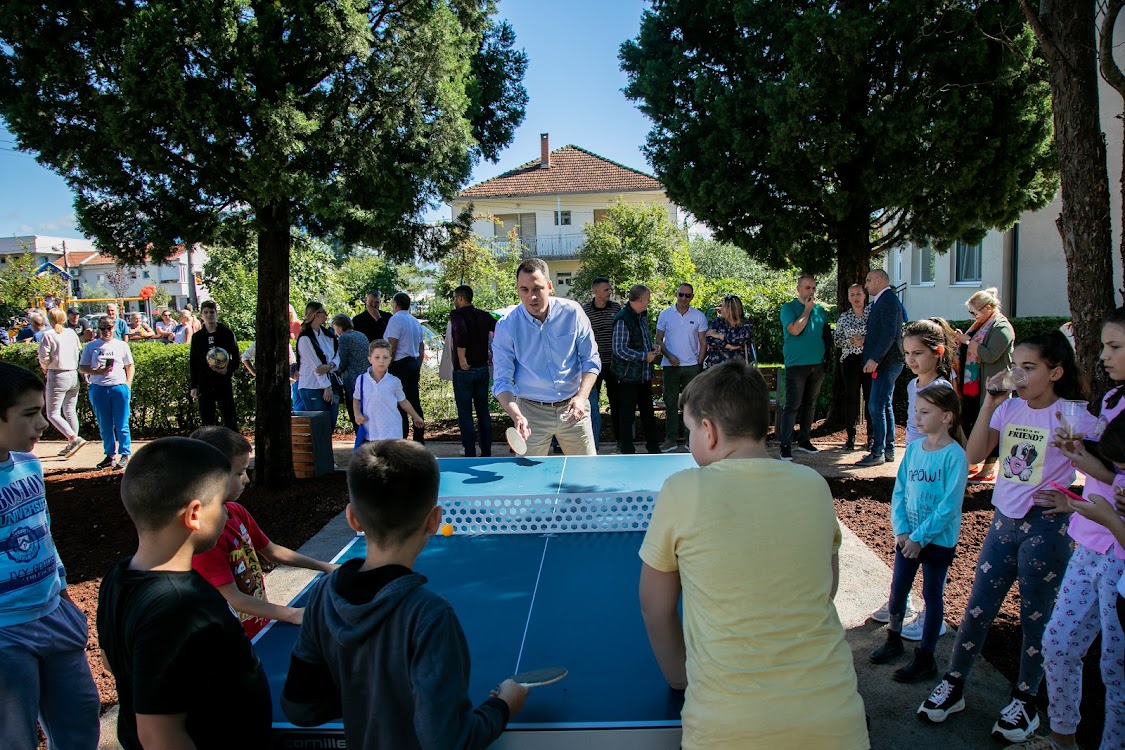 I stanovnici Ulice Miladina Popovića dobili mjesto za igru, druženje i rekreaciju