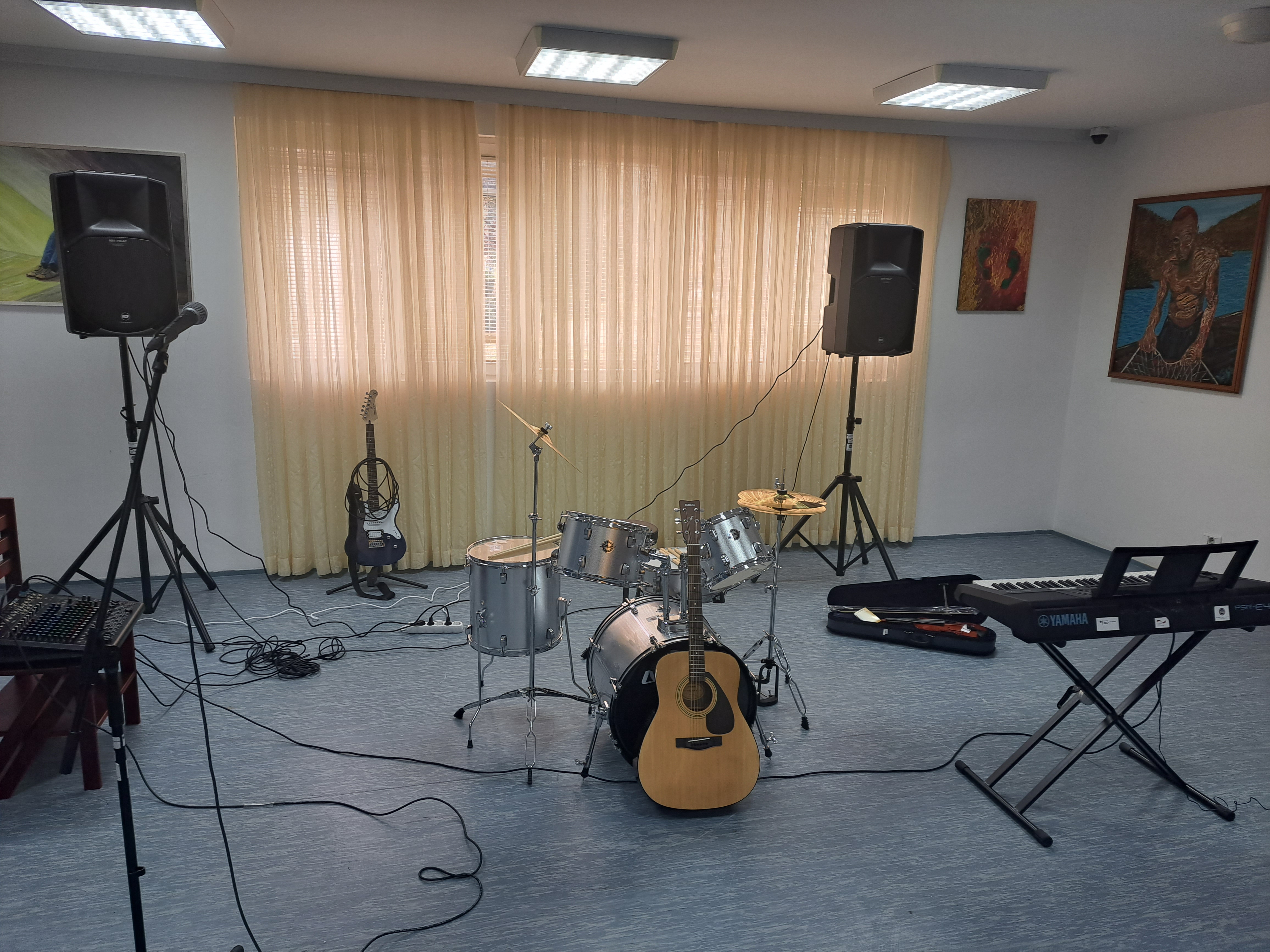Uručena donacija muzičkih instrumenata Javnoj ustanovi na Kakarickoj gori