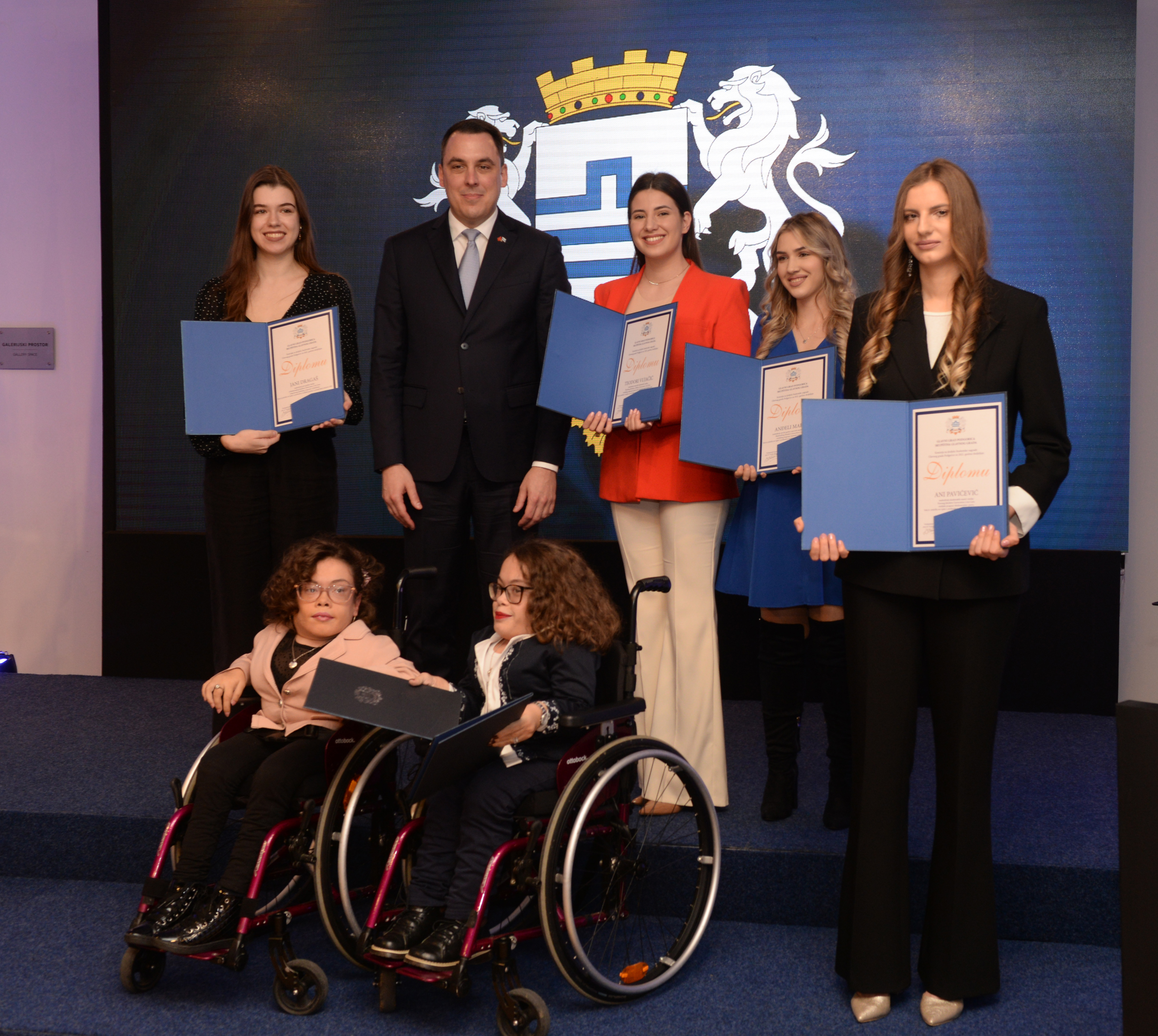 Dodijeljene nagrade najboljim studentima za 2022. godinu; Vuković: Mladima pripada budućnost ovog grada i zaslužuju podršku u svakom vremenu