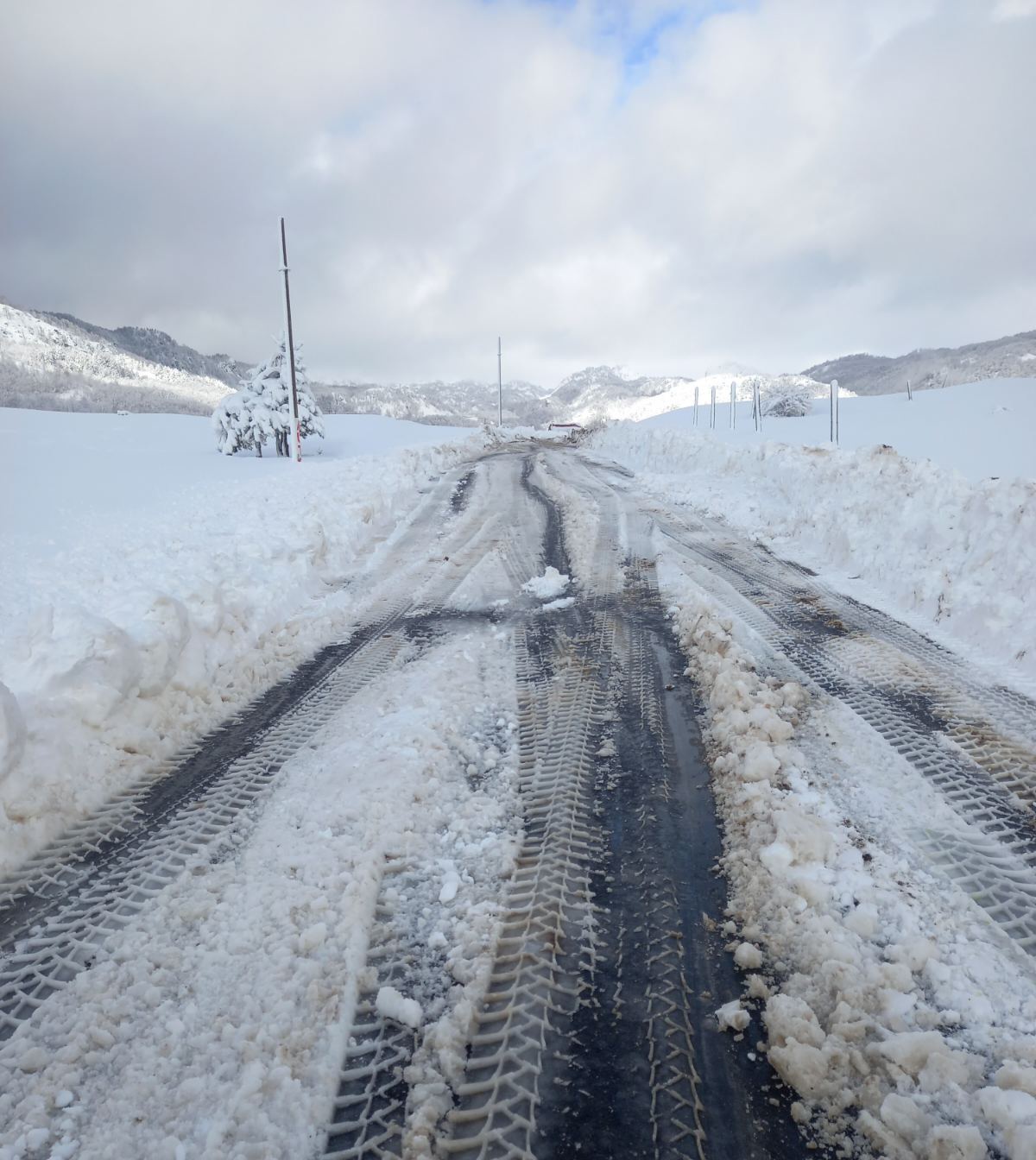 Putevi spremno dočekali sniježne padavine u sjevernim djelovima Podgorice
