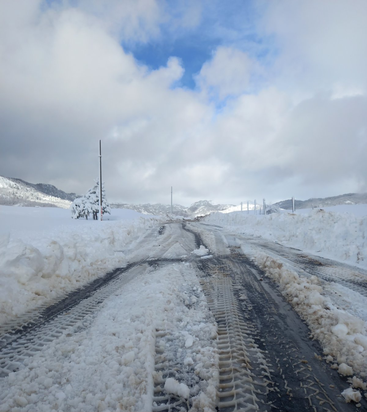 Putevi spremno dočekali sniježne padavine u sjevernim djelovima Podgorice