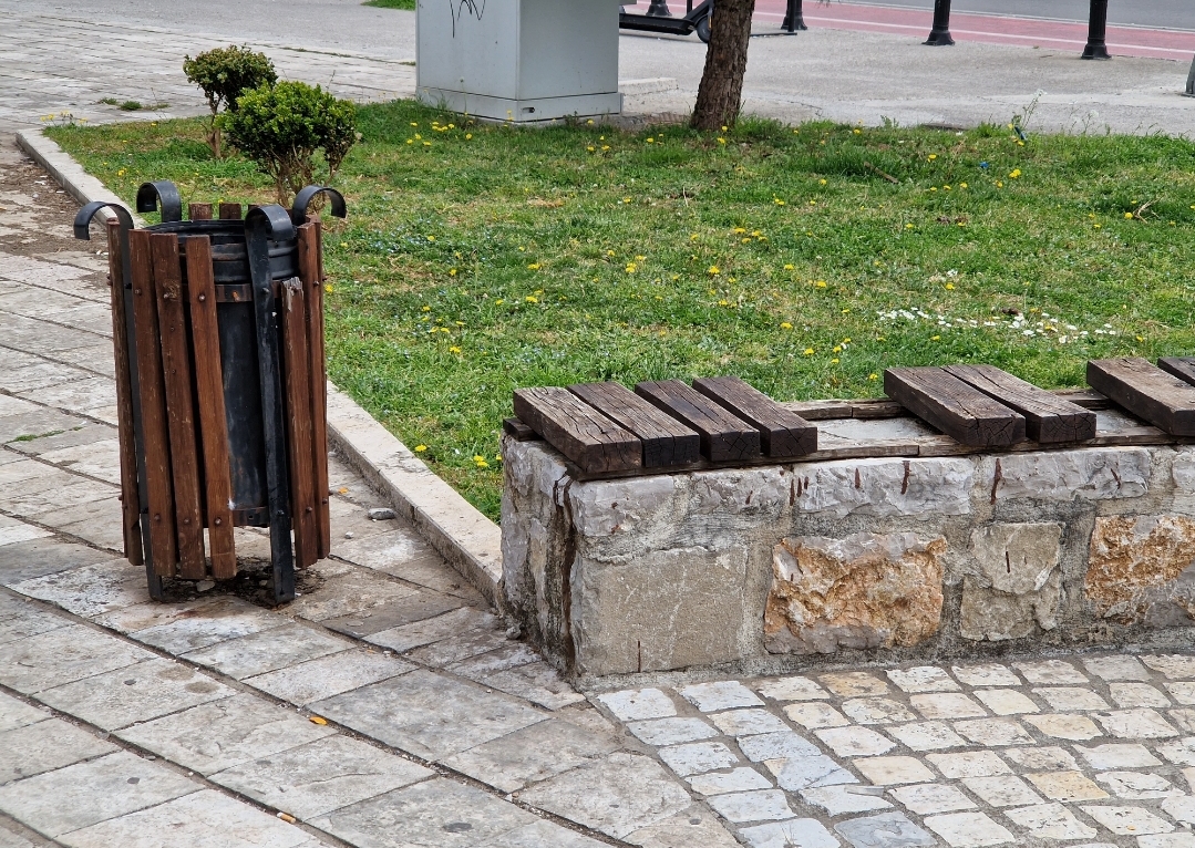 Uskoro novi mobilijar na Trgu Bećir bega  Osmanagića