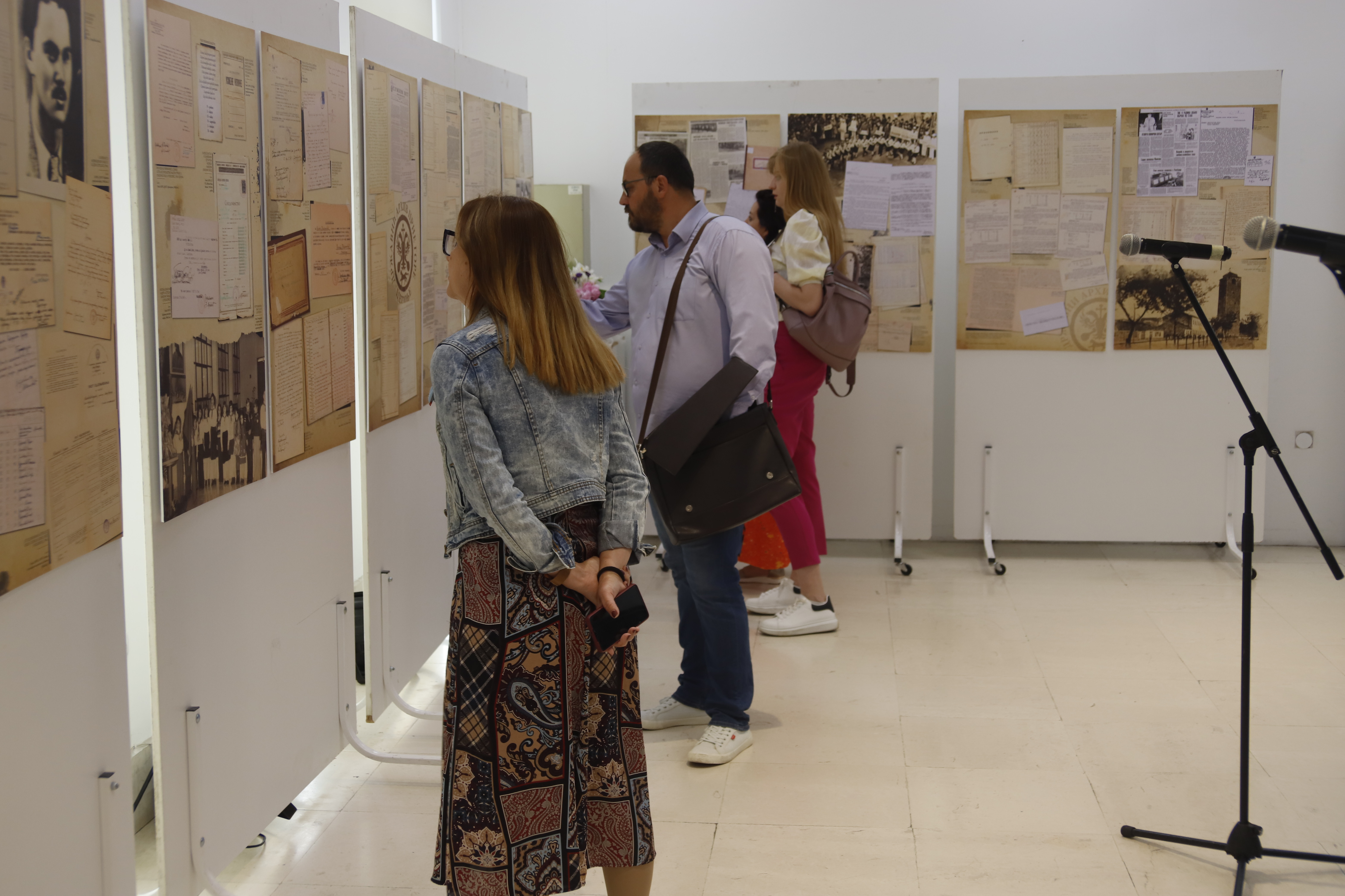 Šaranović otvorio izložbu dokumenata i fotografija “Prosvjeta u Podgorici”