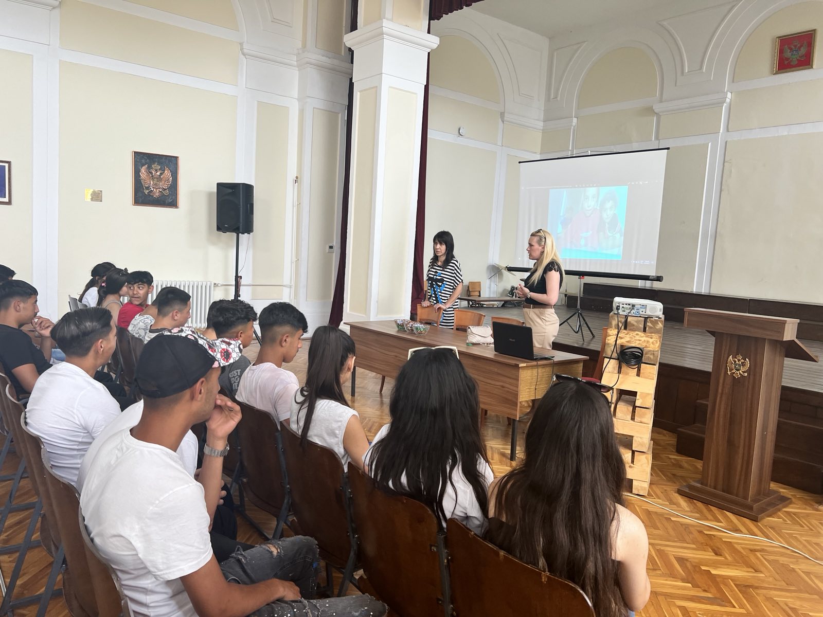 Mladi Romi u obilasku srednjih škola u Podgorici