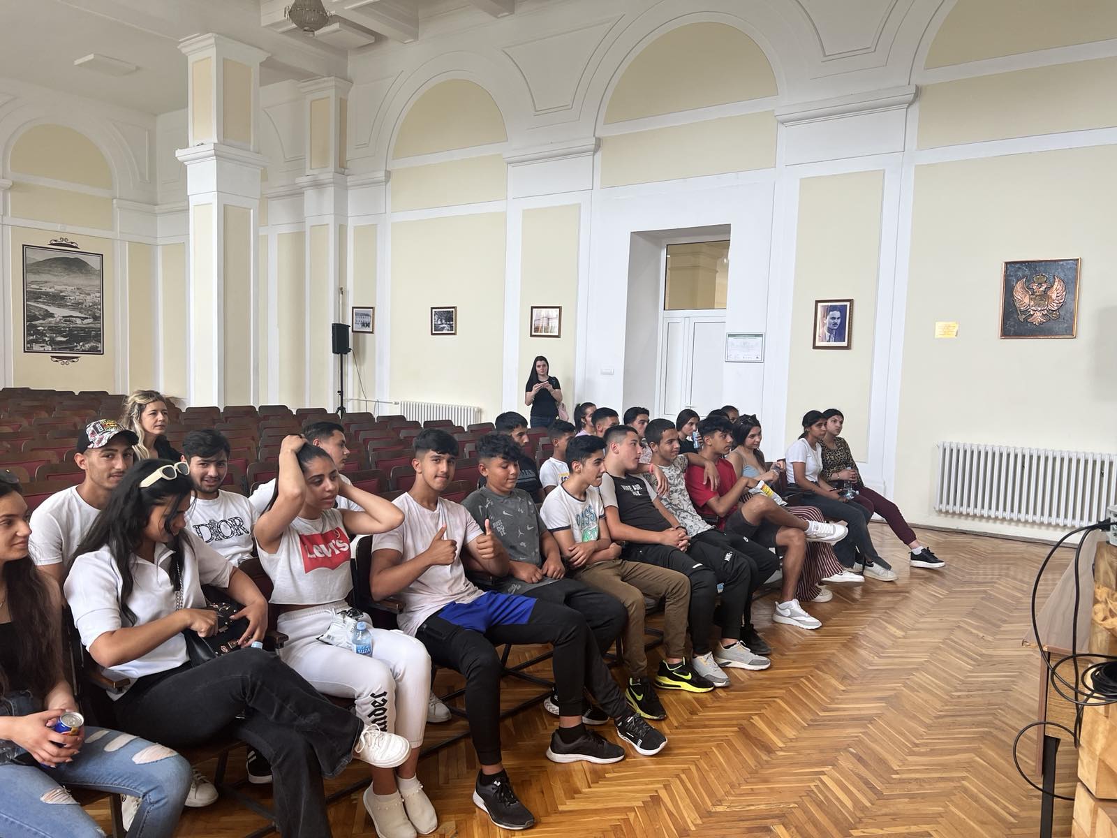 Mladi Romi u obilasku srednjih škola u Podgorici