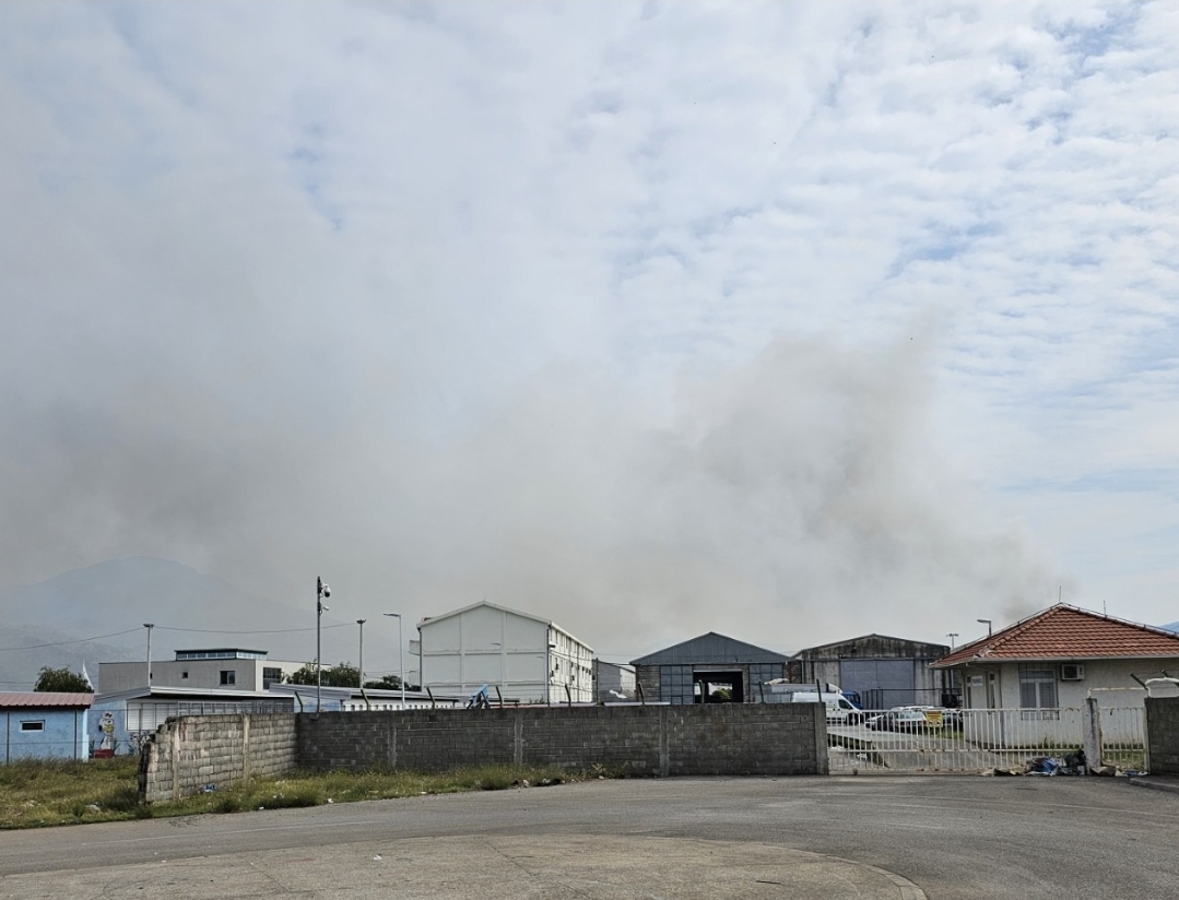 Požar na Deponiji zahtijeva poseban tretman i nadzor; Sve ekipe na terenu, građani da poštuju preporuke Instituta za javno zdravlje