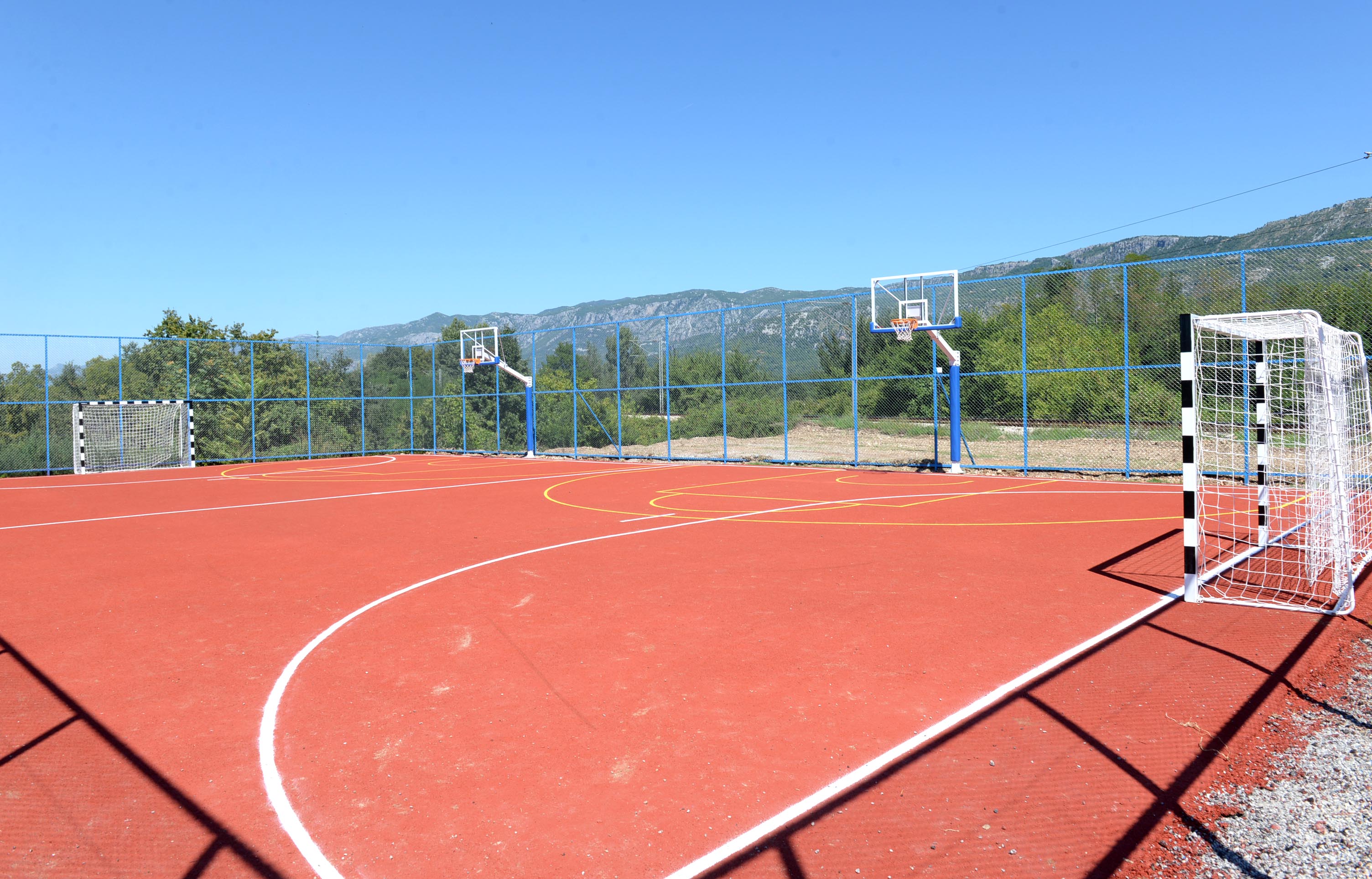 Rekonstruisan kultni košarkaški teren iza zgrade SIMPO, uskoro i novo dječije igralište u ovom kvartu