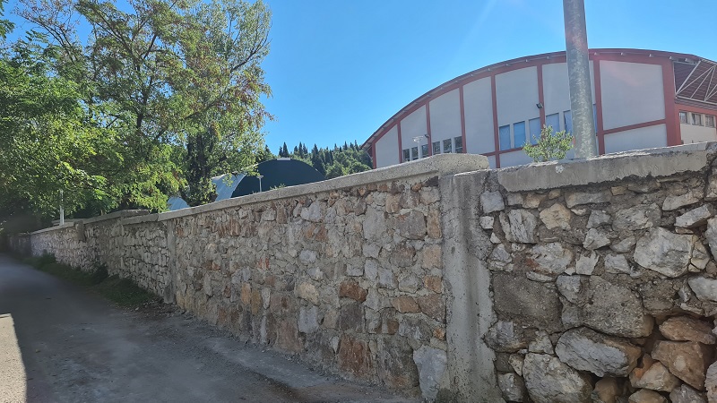 Novi ulaz u dvorište Gimnazije Slobodan Škerović