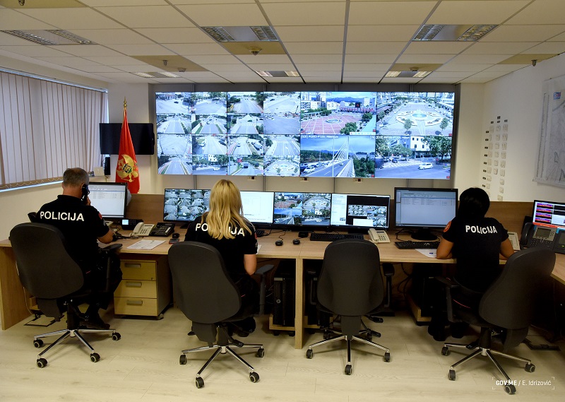 Vuković i Nuhodžić otvorili Operativni centar za video nadzor: 270 kamera pokrivaće teritoriju Podgorice