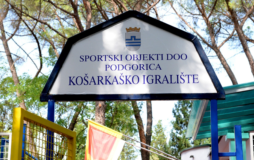 Završena rekonstrukcija košarkaškog igrališta u Njegoševom parku; Novi izgled kultnog mjesta podgoričkog sporta