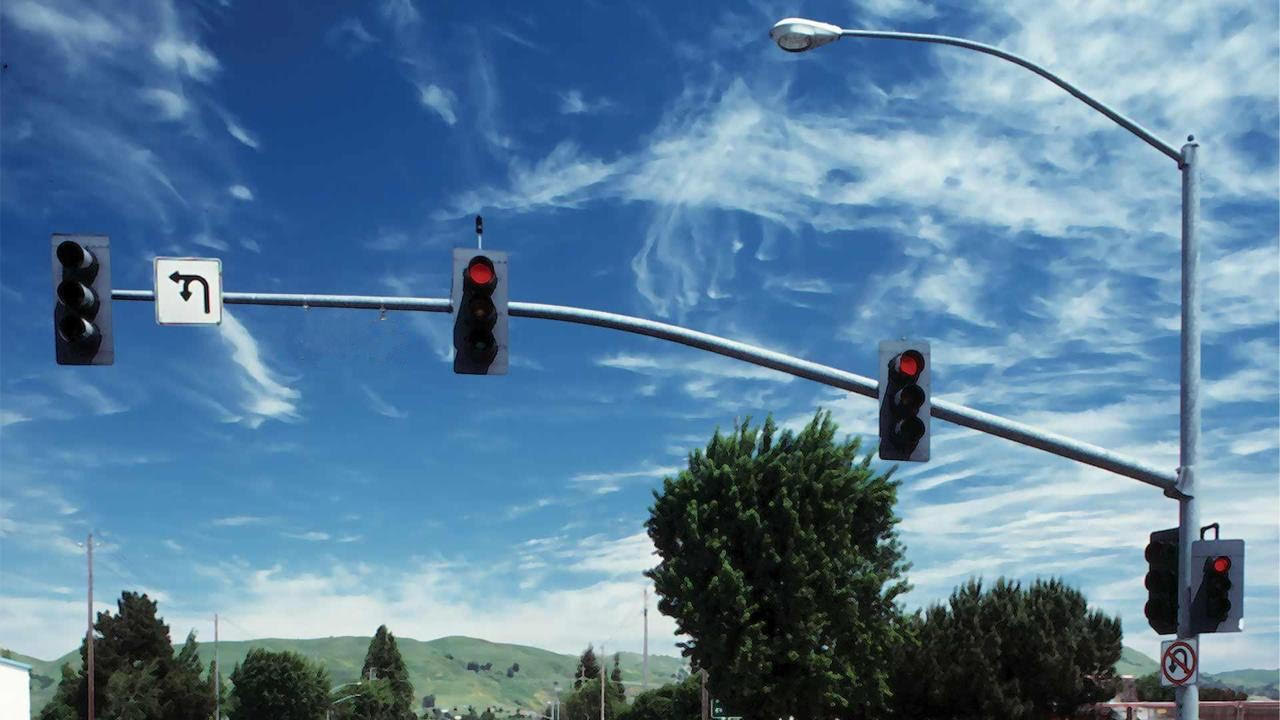Uskoro modernizacija svjetlosne signalizacije i uvođenje sistema “zelenog talasa” na Bulevaru Svetog Petra Cetinjskog