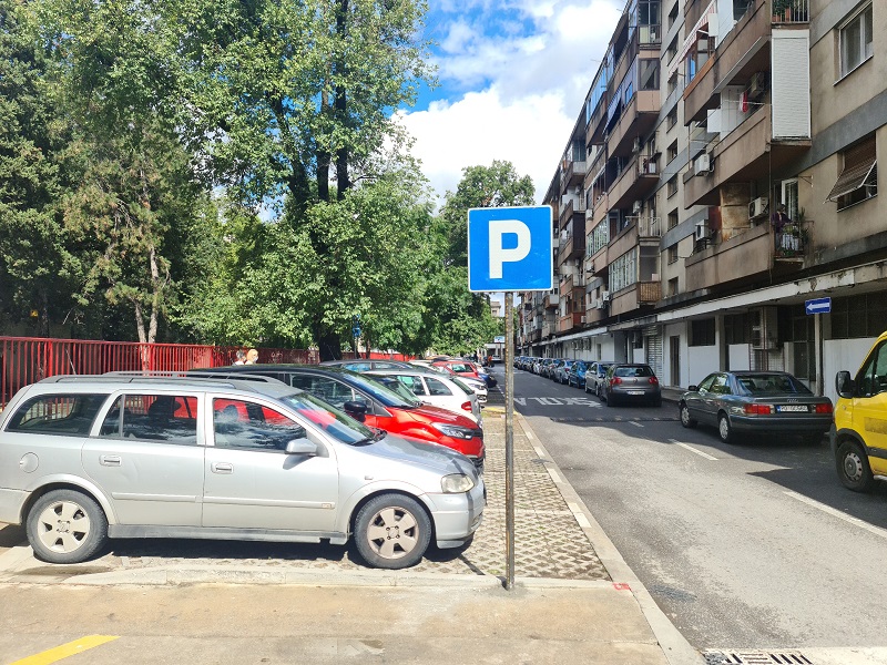 Novi režim saobraćaja u blokovskoj saobraćajnici koja povezuje ulice Ivana Vujoševića i Moskovsku