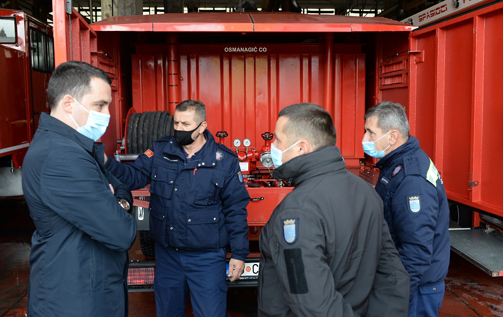 Služba zaštite i spašavanja u specijalizovana vozila uložila preko 230.000 eura; Vuković: Vatrogasci najvrijedniji resurs Službe i zaslužuju posebnu zahvalnost i poštovanje