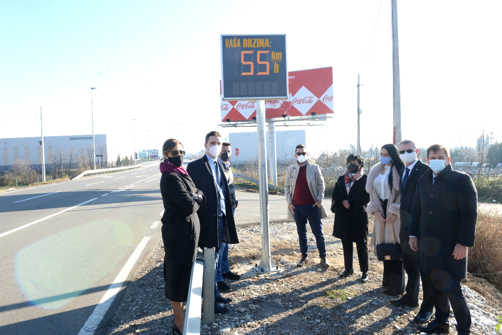Podgorica dobila prvi informativni panel za mjerenje brzine vozila