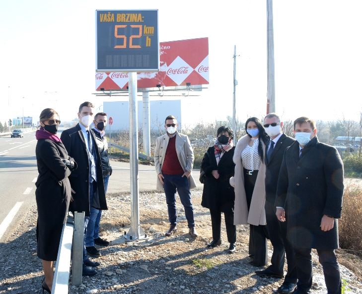Podgorica dobila prvi informativni panel za mjerenje brzine vozila