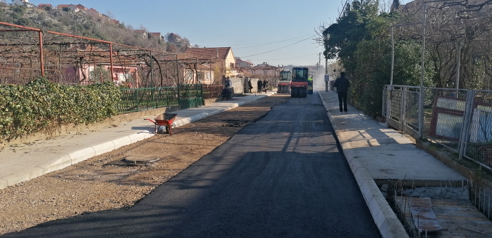 Gradonačelnik Vuković obišao radove u ulicama 18. jula i Veliše Mugoše i gradilište na Zabjelu