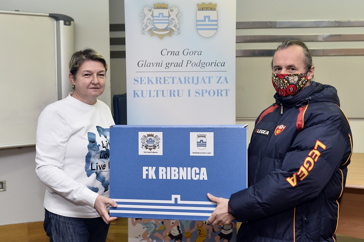 Sekretarijat za kulturu i sport Glavnog grada donirao opremu fudbalskim klubovima