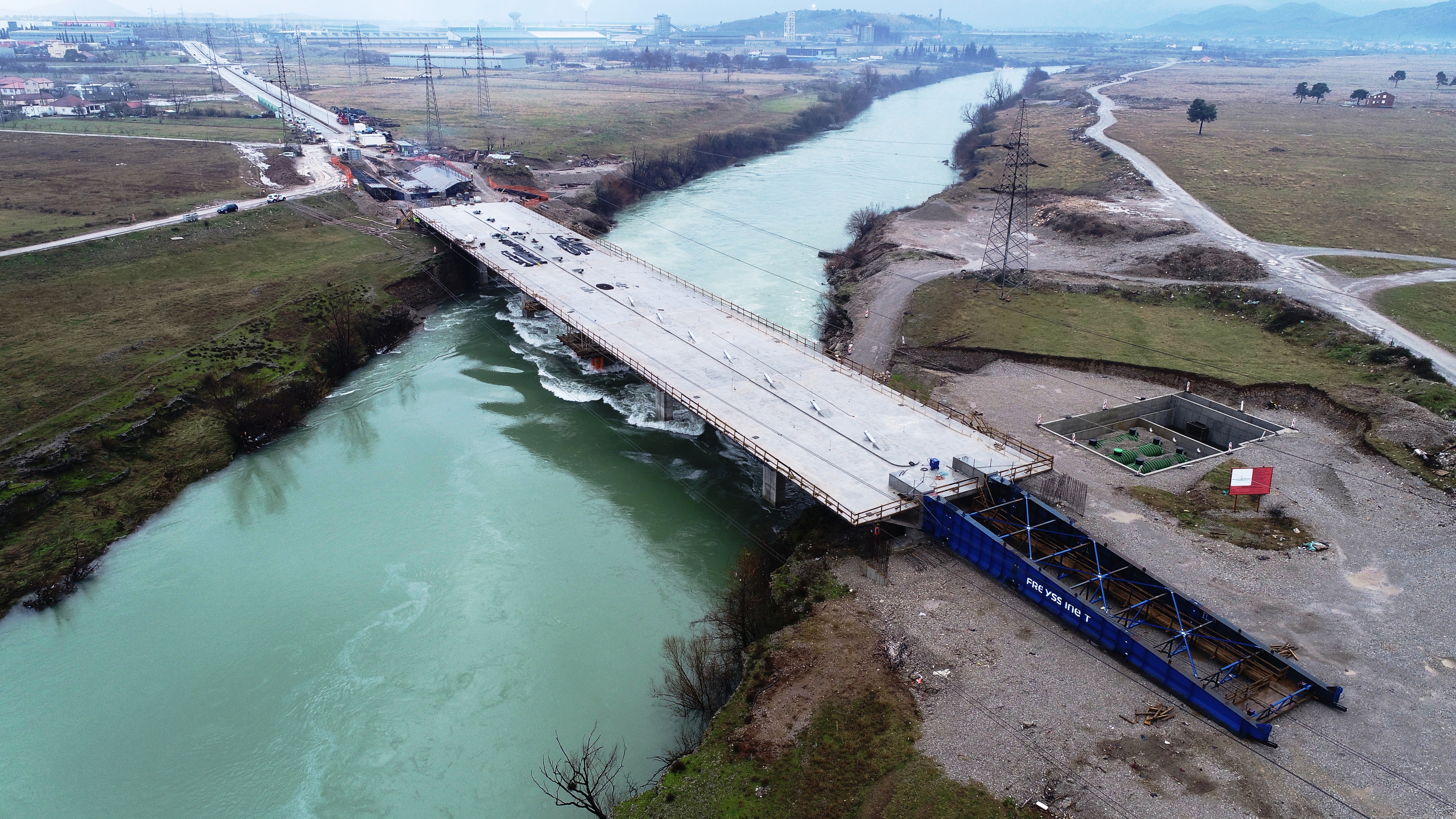 Most na Jugozapadnoj obilaznici spojio obale Morače: Podgorica uskoro dobija još jedan prepoznatljiv simbol grada