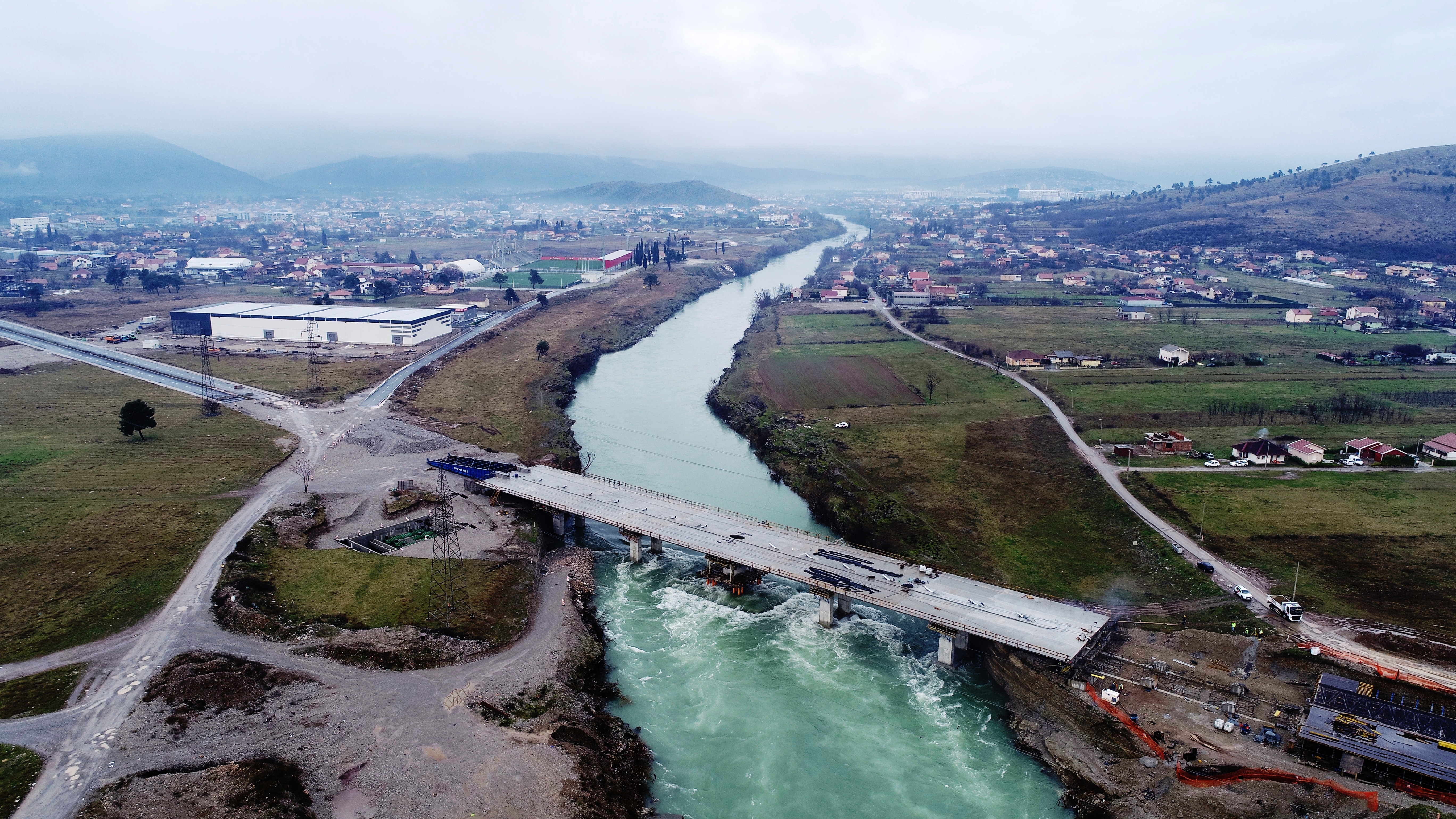 Most na Jugozapadnoj obilaznici spojio obale Morače: Podgorica uskoro dobija još jedan prepoznatljiv simbol grada