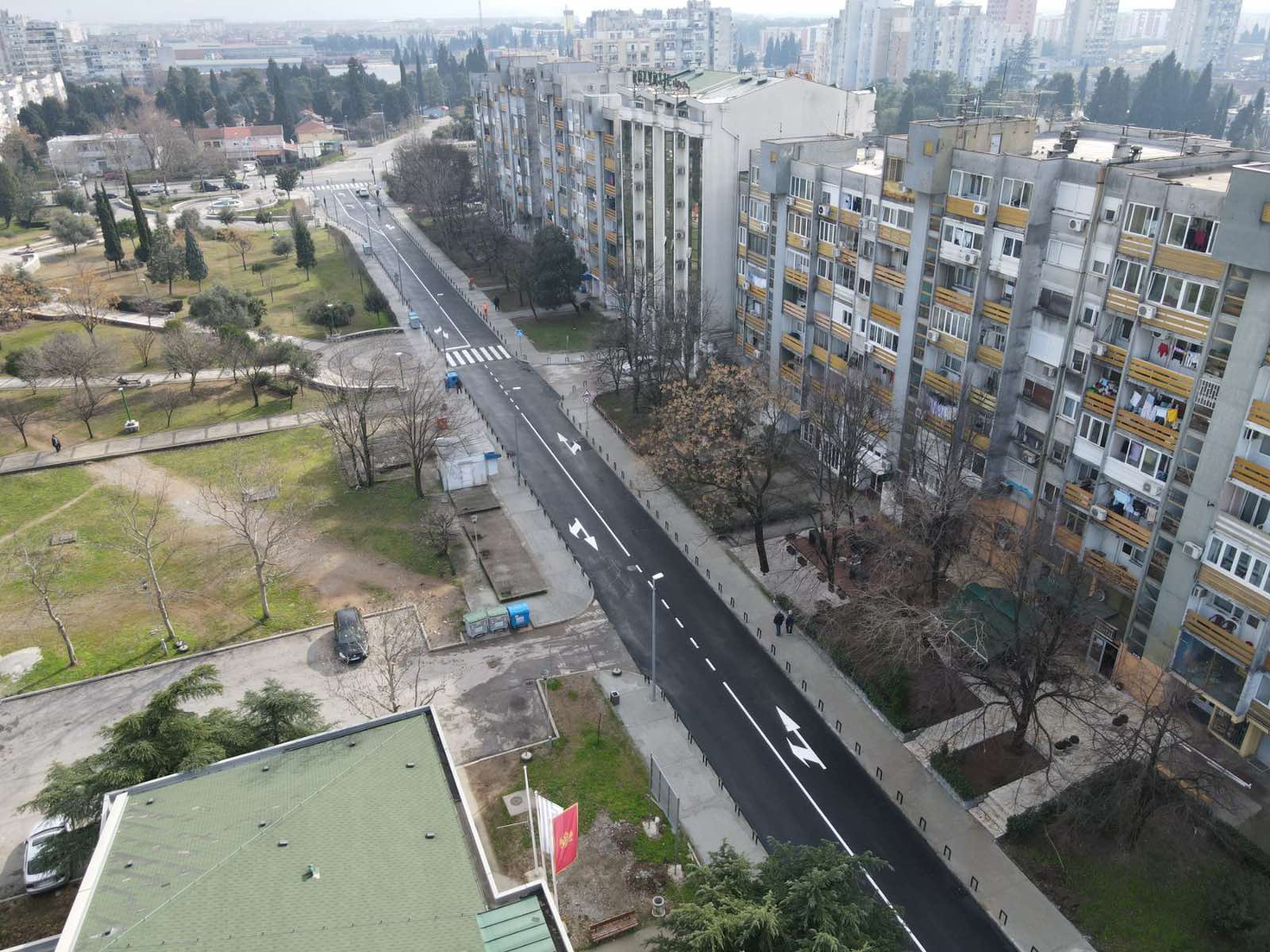 Završena rekonstrukcija dijela Ulice Bracana Bracanovića; Glavni grad i u ovoj godini nastavlja da unapređuje saobraćajnu infrastrukturu