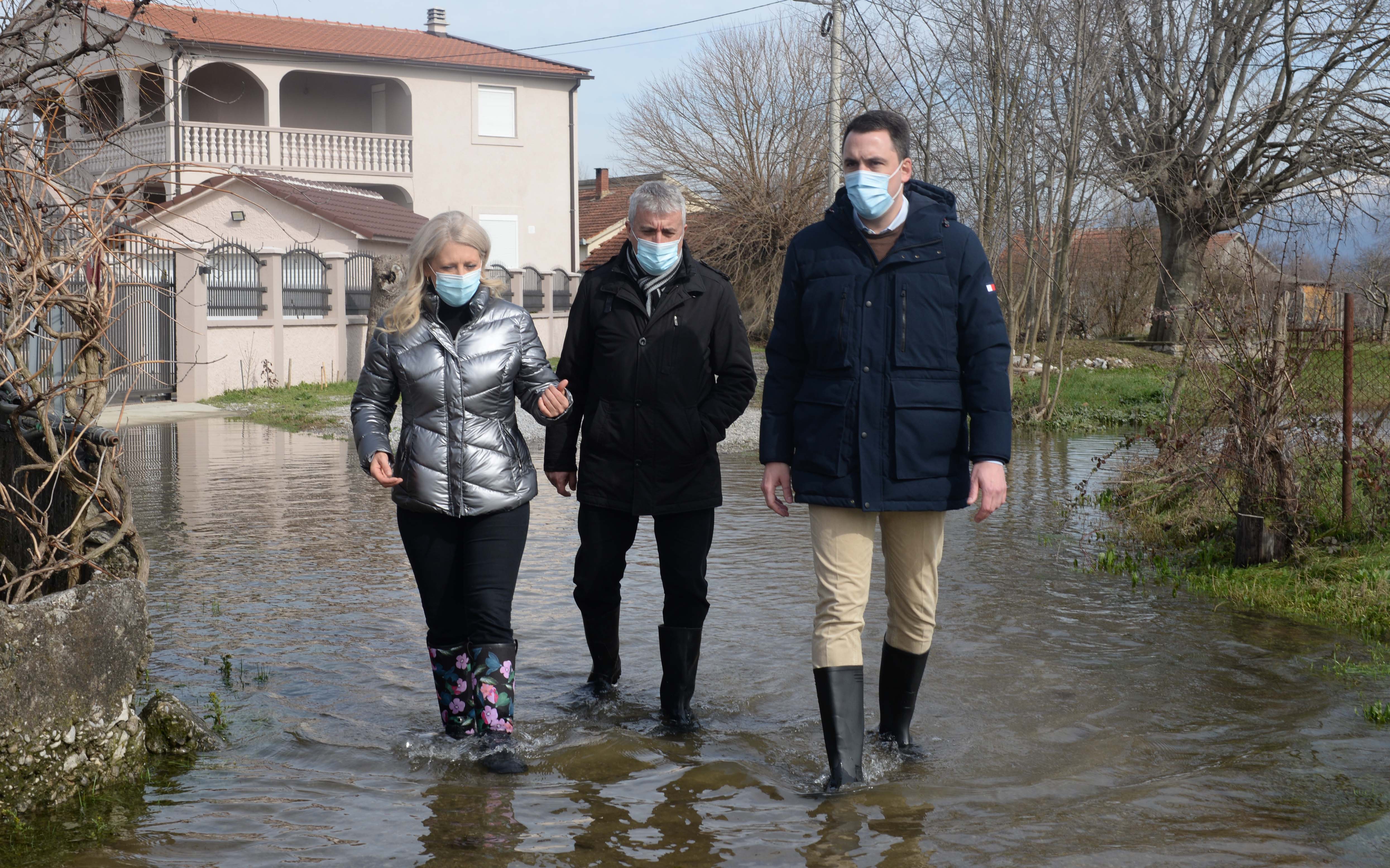 Vuković i Stajović obišli poplavljena područja u opštini Golubovci