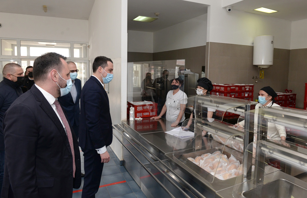 Gradonačelnik obišao Narodnu kuhinju: VUKOVIĆ: Glavni grad će nastaviti da vodi posebnu brigu o socijalno ugroženim građanima i da razvija nove socijalne servise