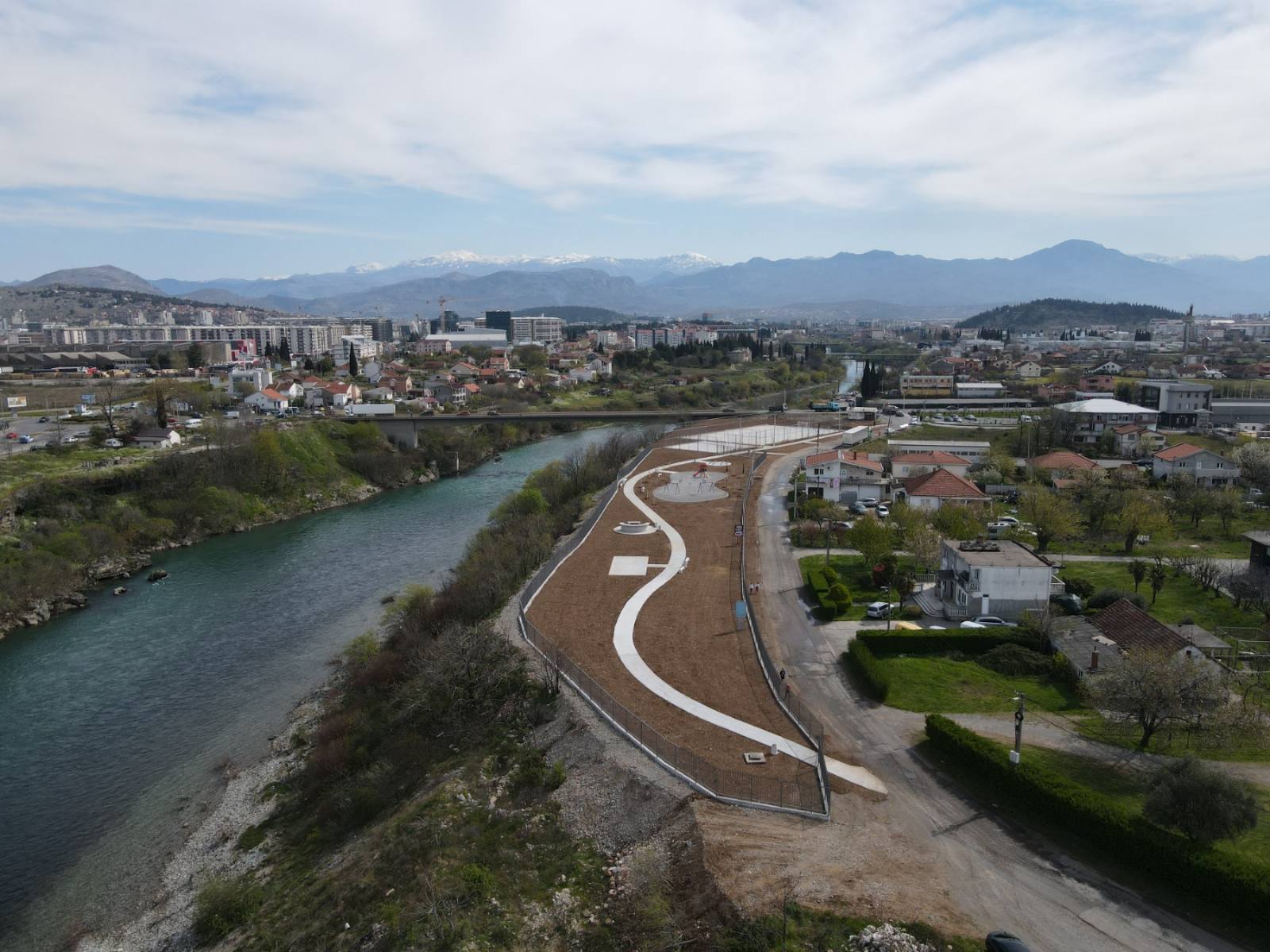 Podgorica dobila još jednu sportsko-rekreativnu zonu; Novi sadržaji za sve generacije mještana Dahne i Dajbaba