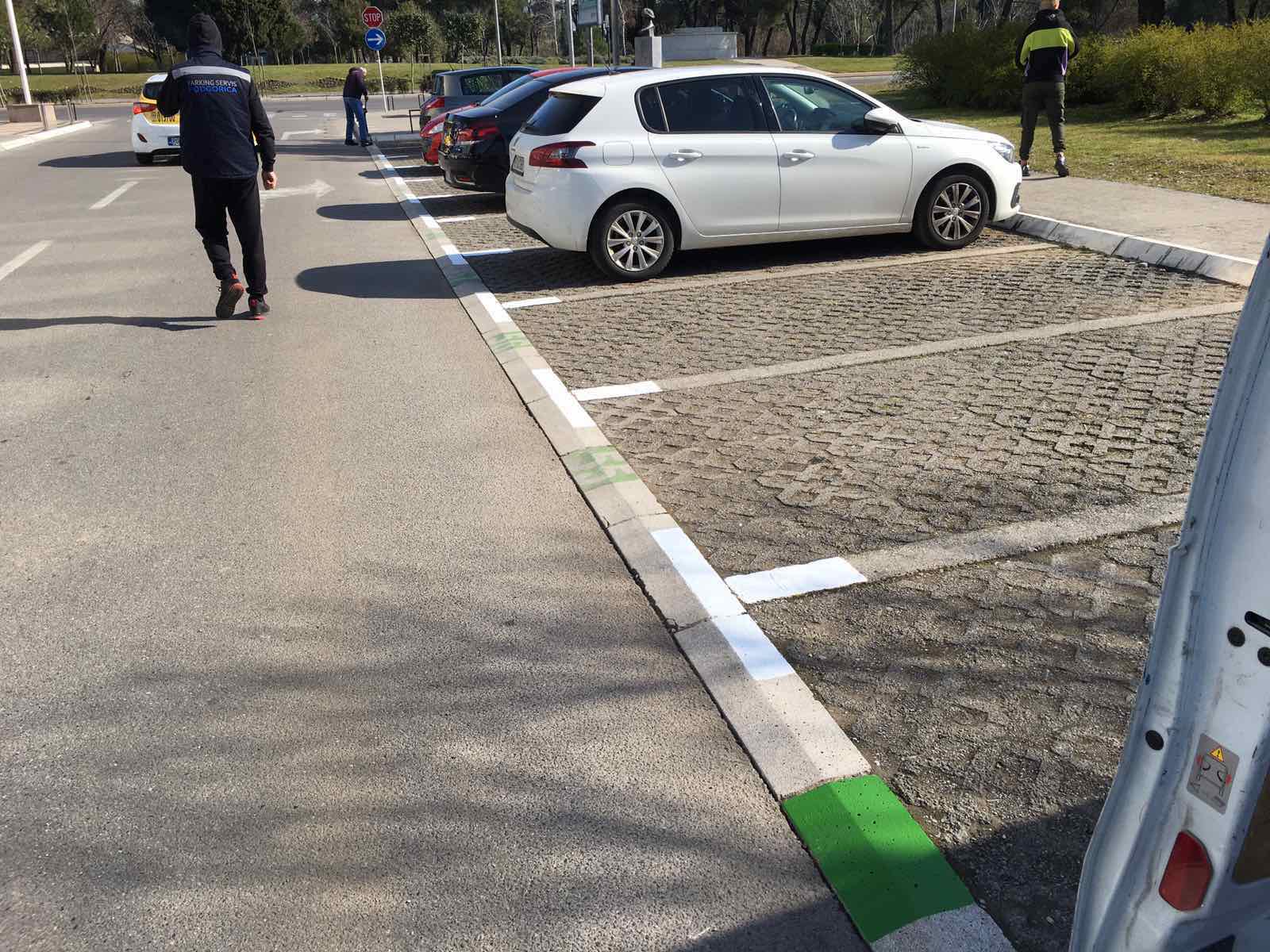 U narednih mjesec dana biće obnovljena signalizacija na svim opštim parkiralištima u Podgorici
