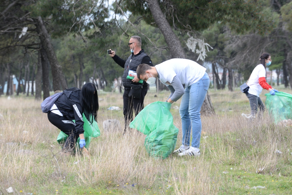 Glavni grad obilježio Dan planete Zemlje; Velika akcija čišćenja, nove sadnice u parku na Koniku